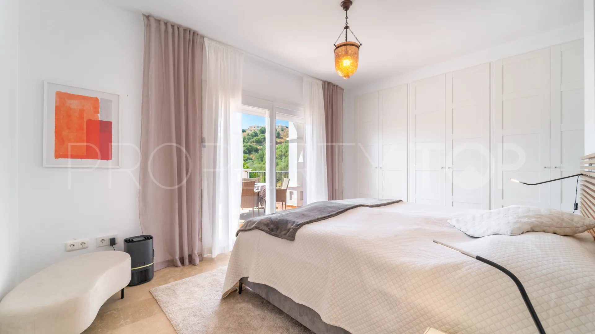 Villa con 4 dormitorios en venta en Cerros del Aguila