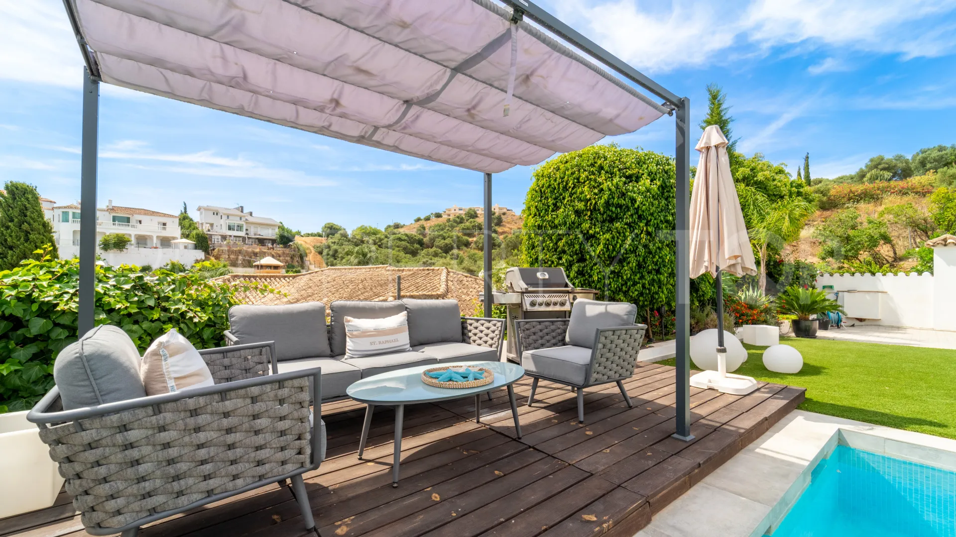 Villa con 4 dormitorios en venta en Cerros del Aguila