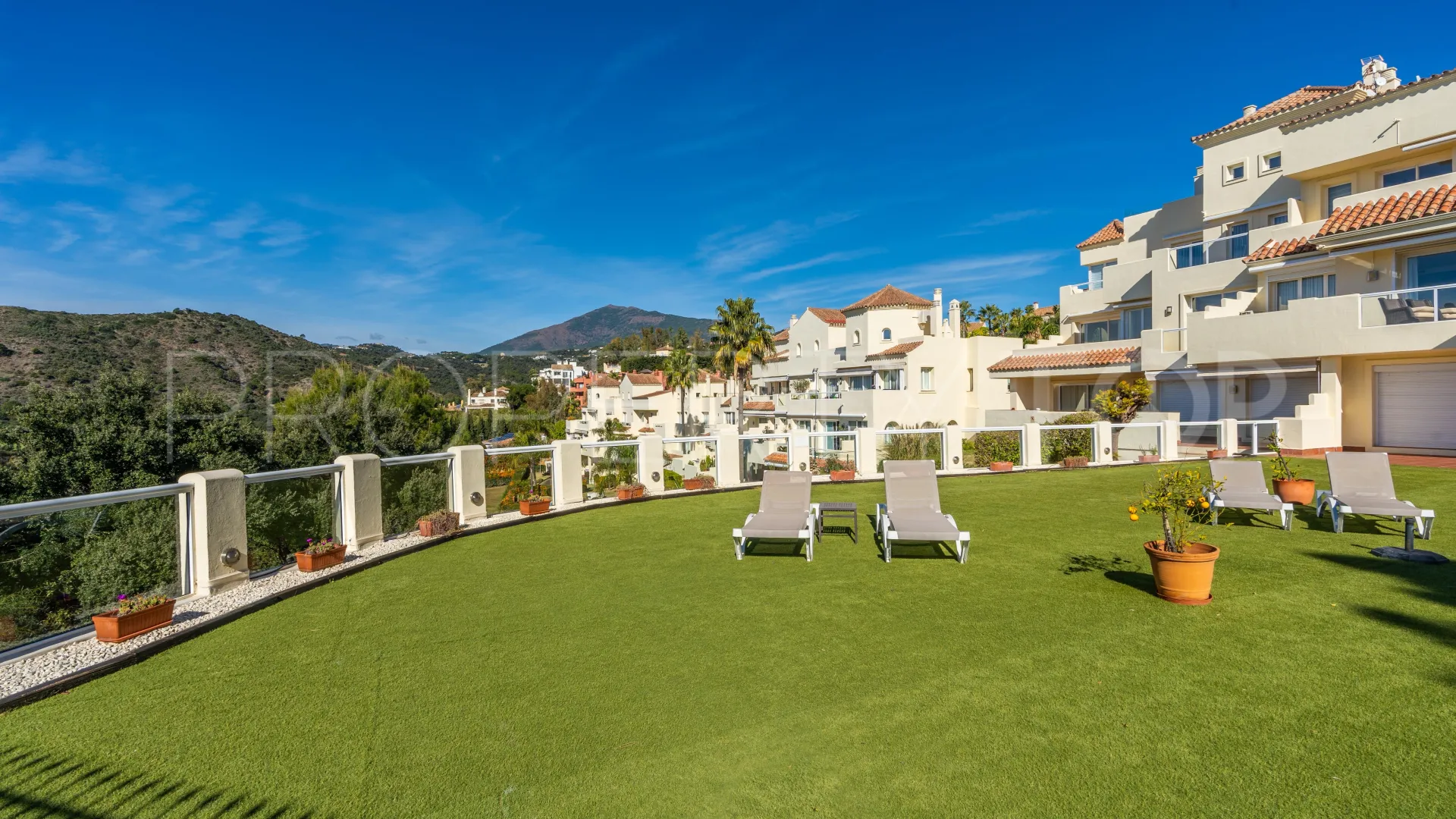Se vende apartamento de 3 dormitorios en Benahavis