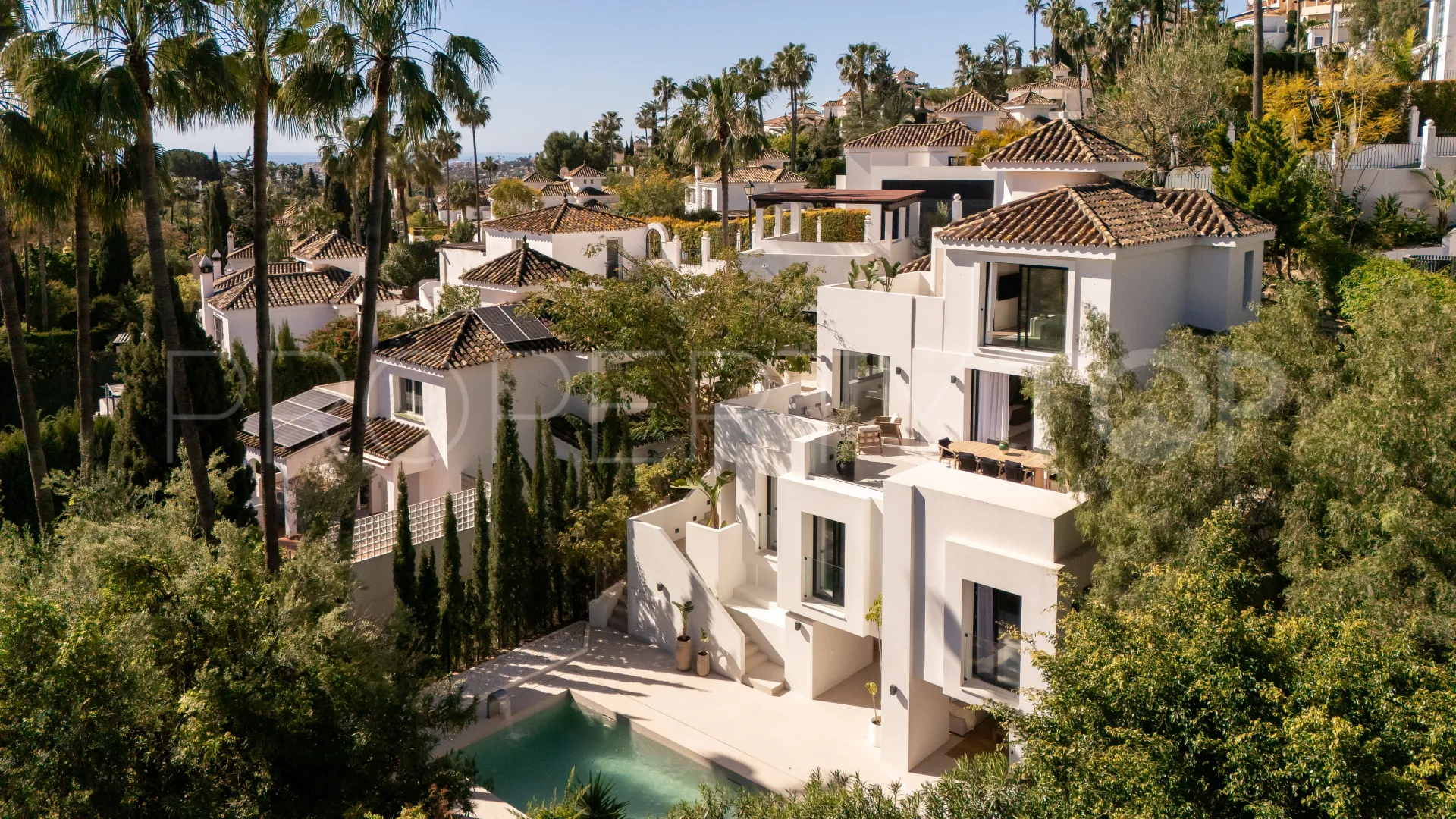 Villa for sale in Los Naranjos Hill Club with 6 bedrooms