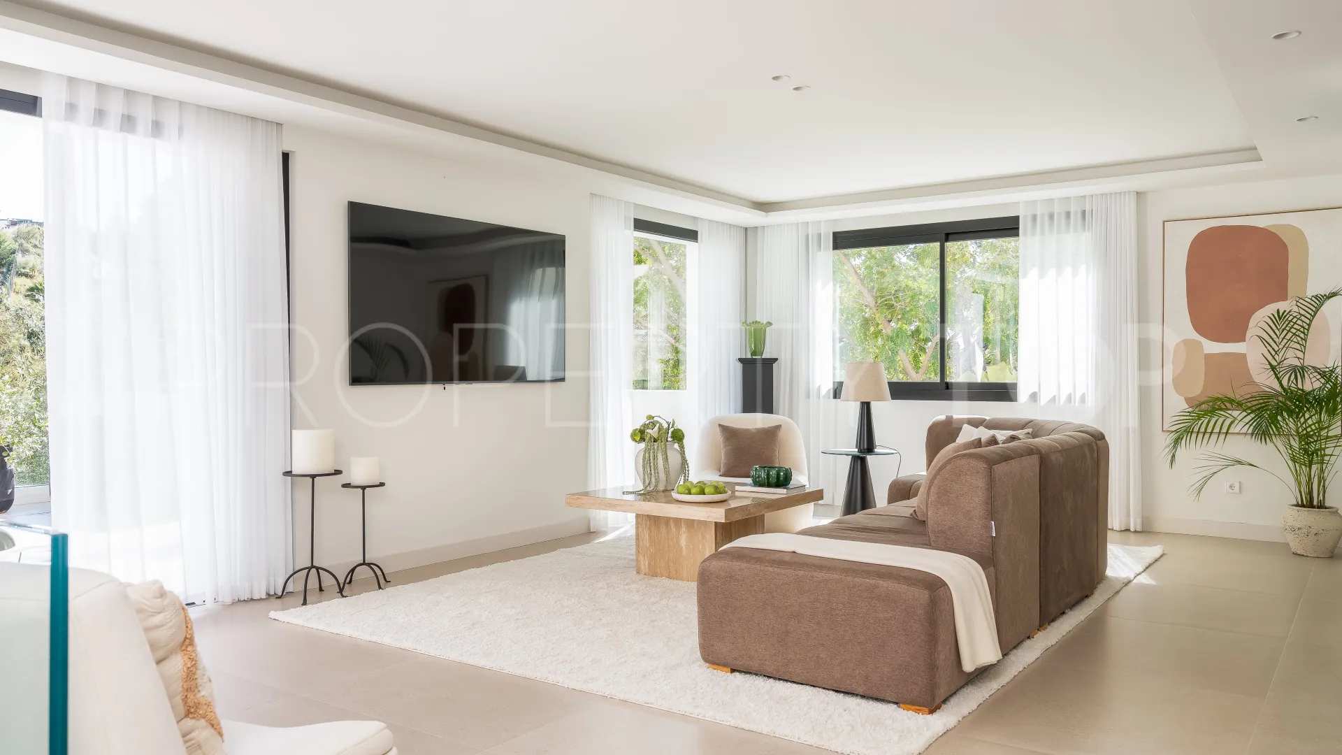 Villa for sale in Los Naranjos Hill Club with 6 bedrooms