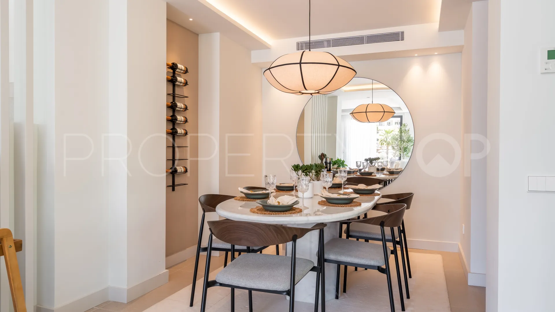 Villa for sale in Los Naranjos Hill Club with 6 bedrooms