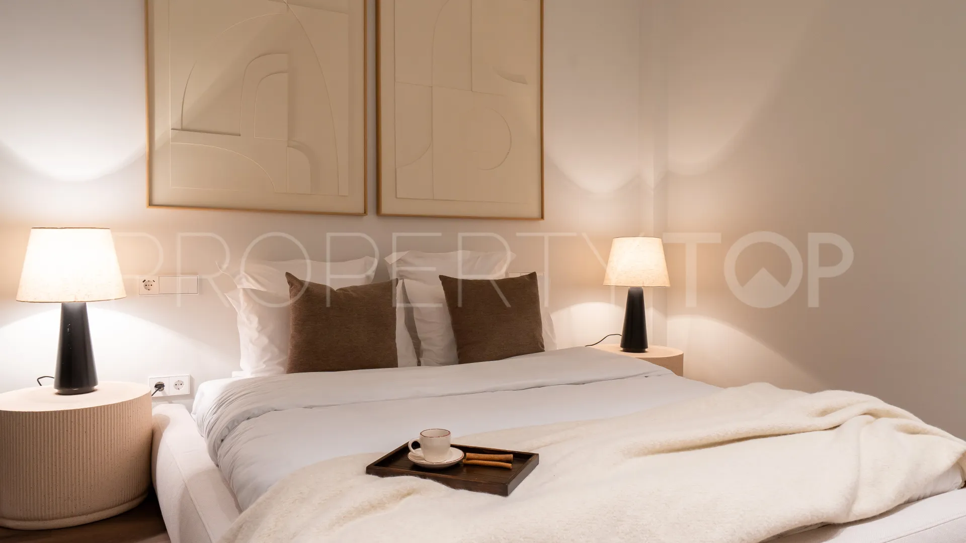 Villa for sale in Los Naranjos Hill Club with 6 bedrooms