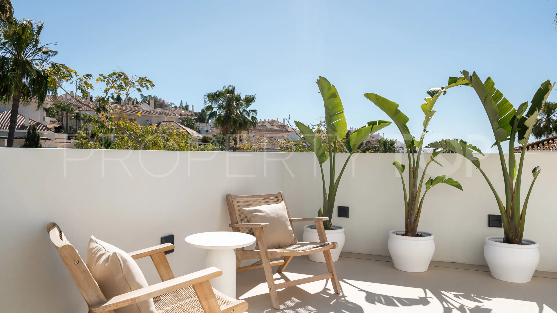 Villa for sale in Los Naranjos Hill Club with 6 bedrooms