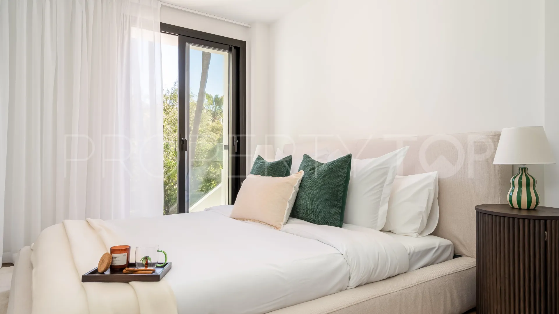 Villa for sale in Los Naranjos Hill Club with 6 bedrooms