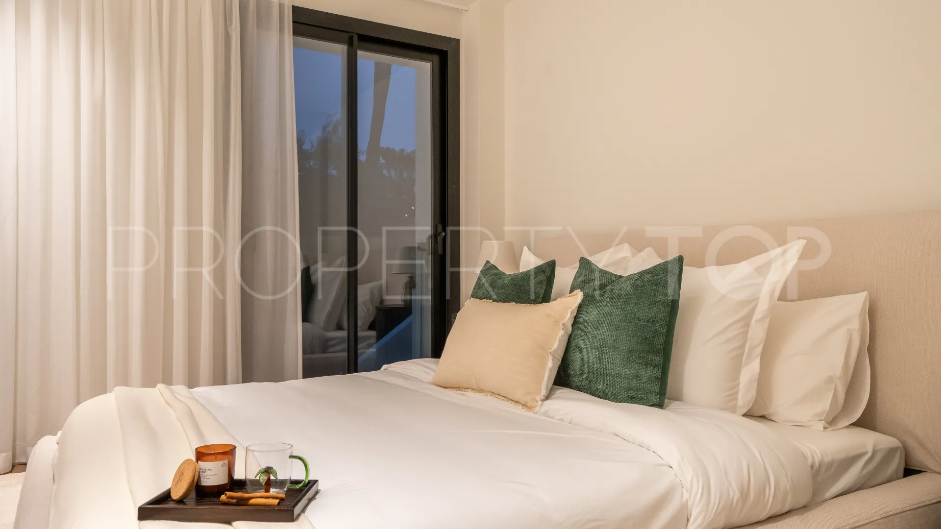 Villa for sale in Los Naranjos Hill Club with 6 bedrooms
