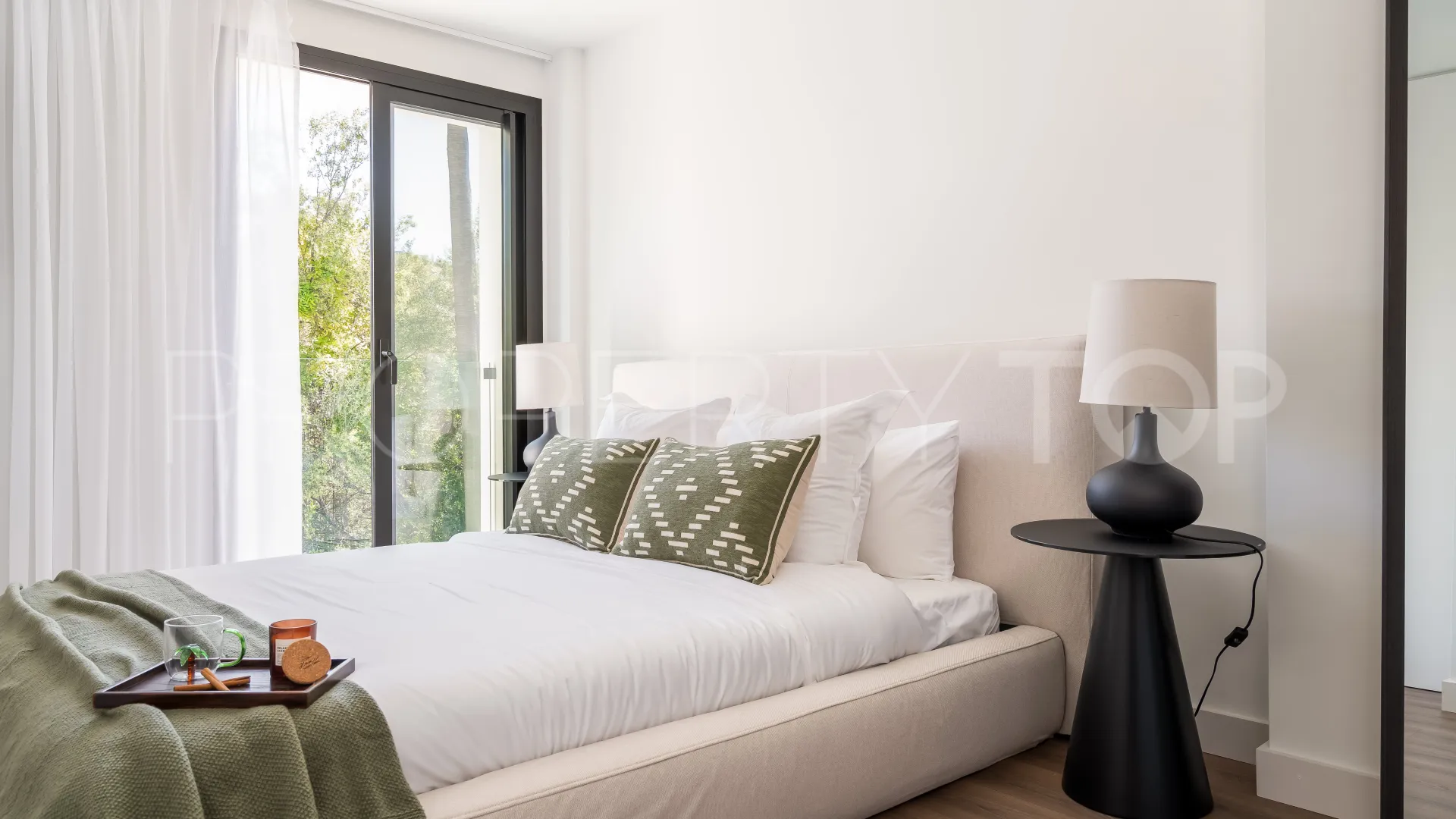 Villa for sale in Los Naranjos Hill Club with 6 bedrooms