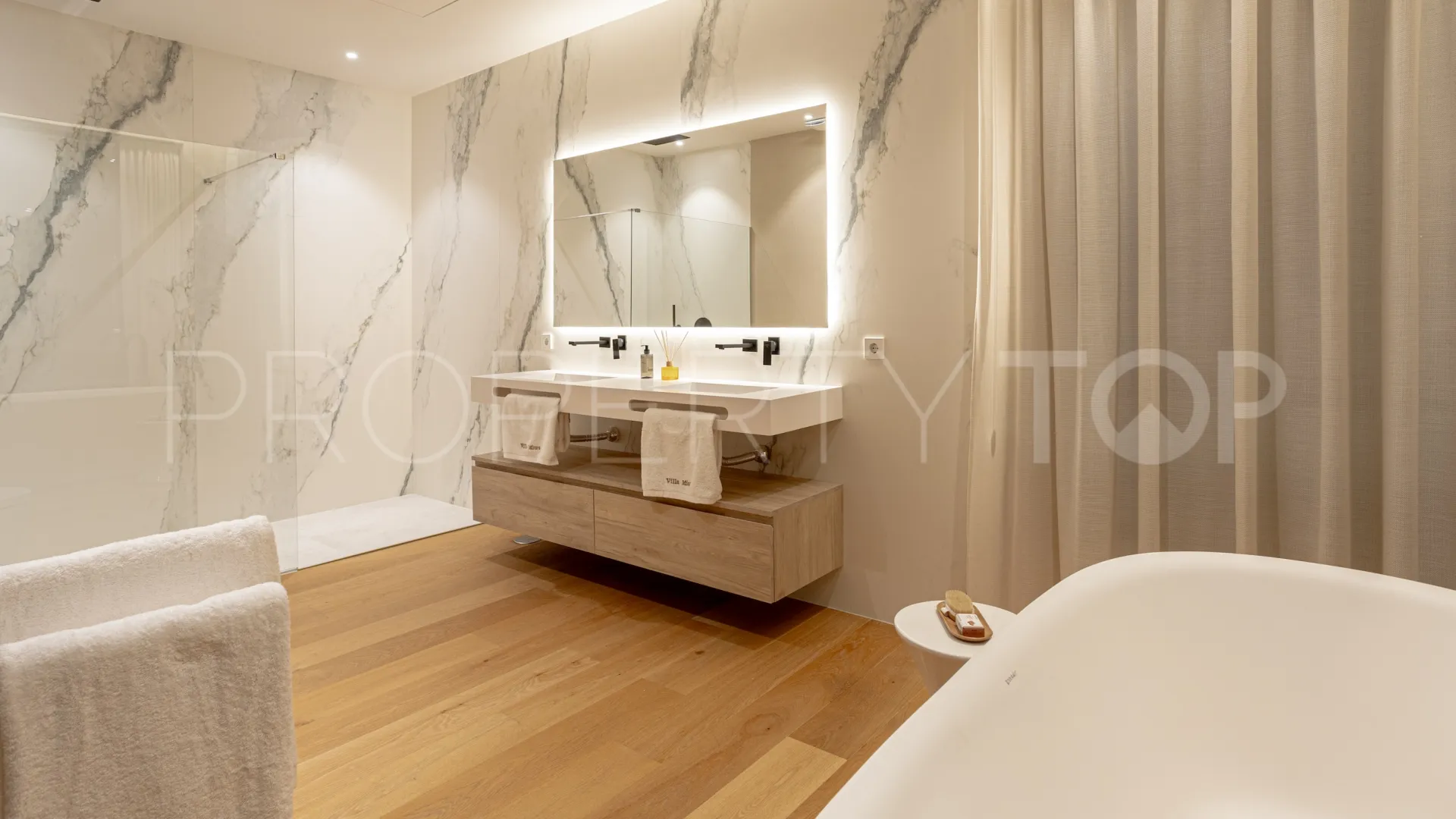 Villa for sale in New Golden Mile with 4 bedrooms