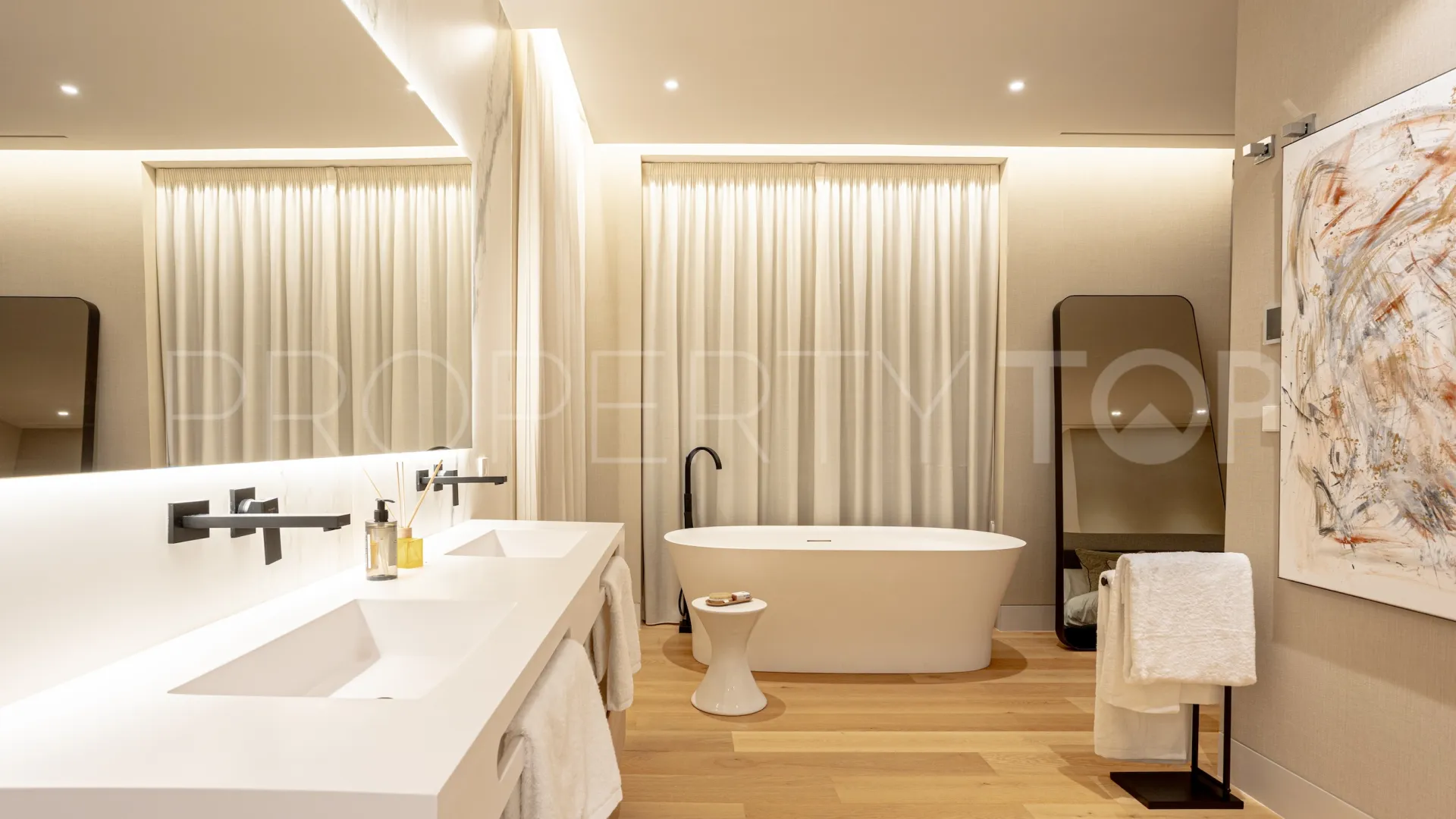 Villa for sale in New Golden Mile with 4 bedrooms