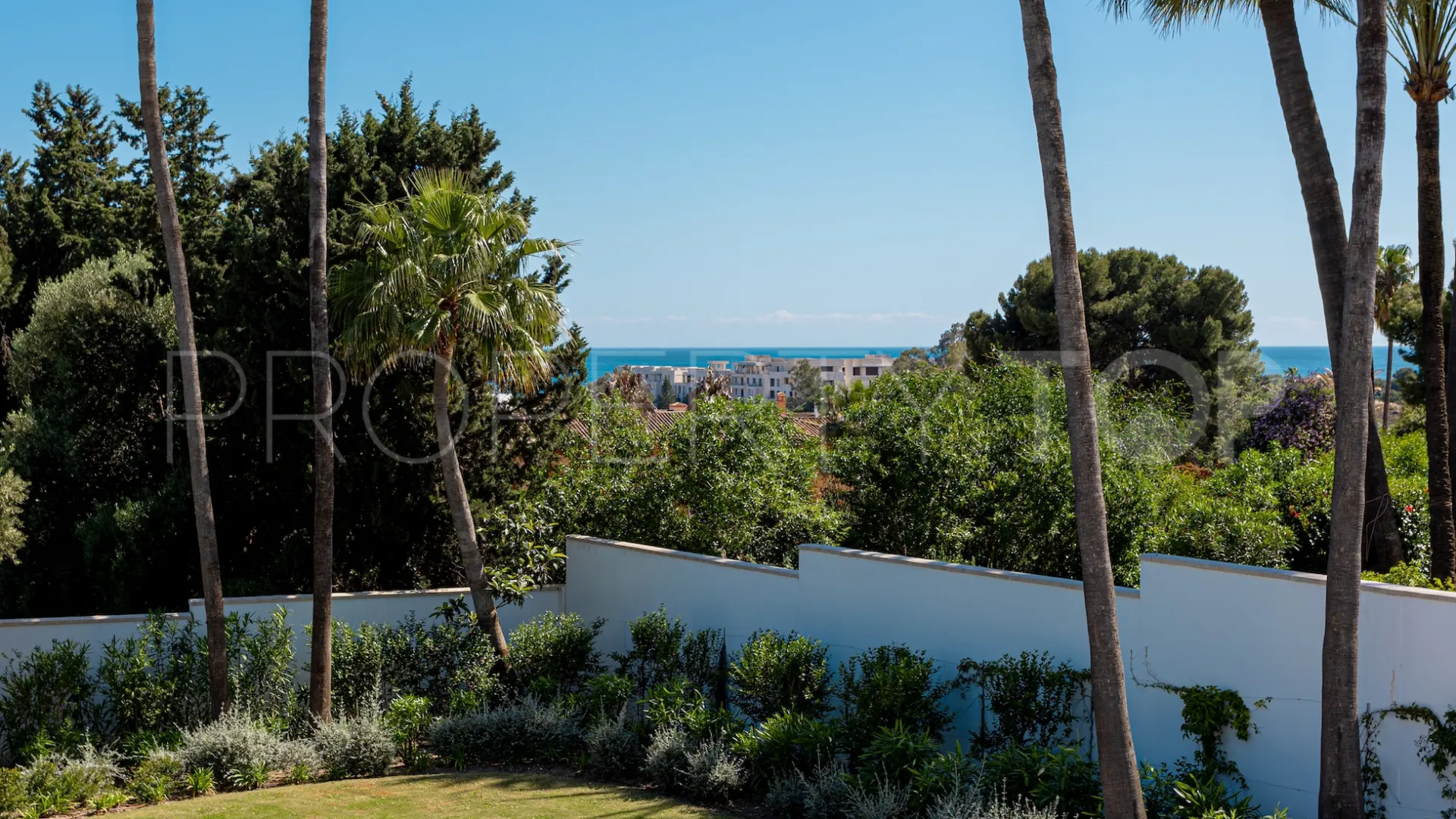 Villa for sale in New Golden Mile with 4 bedrooms