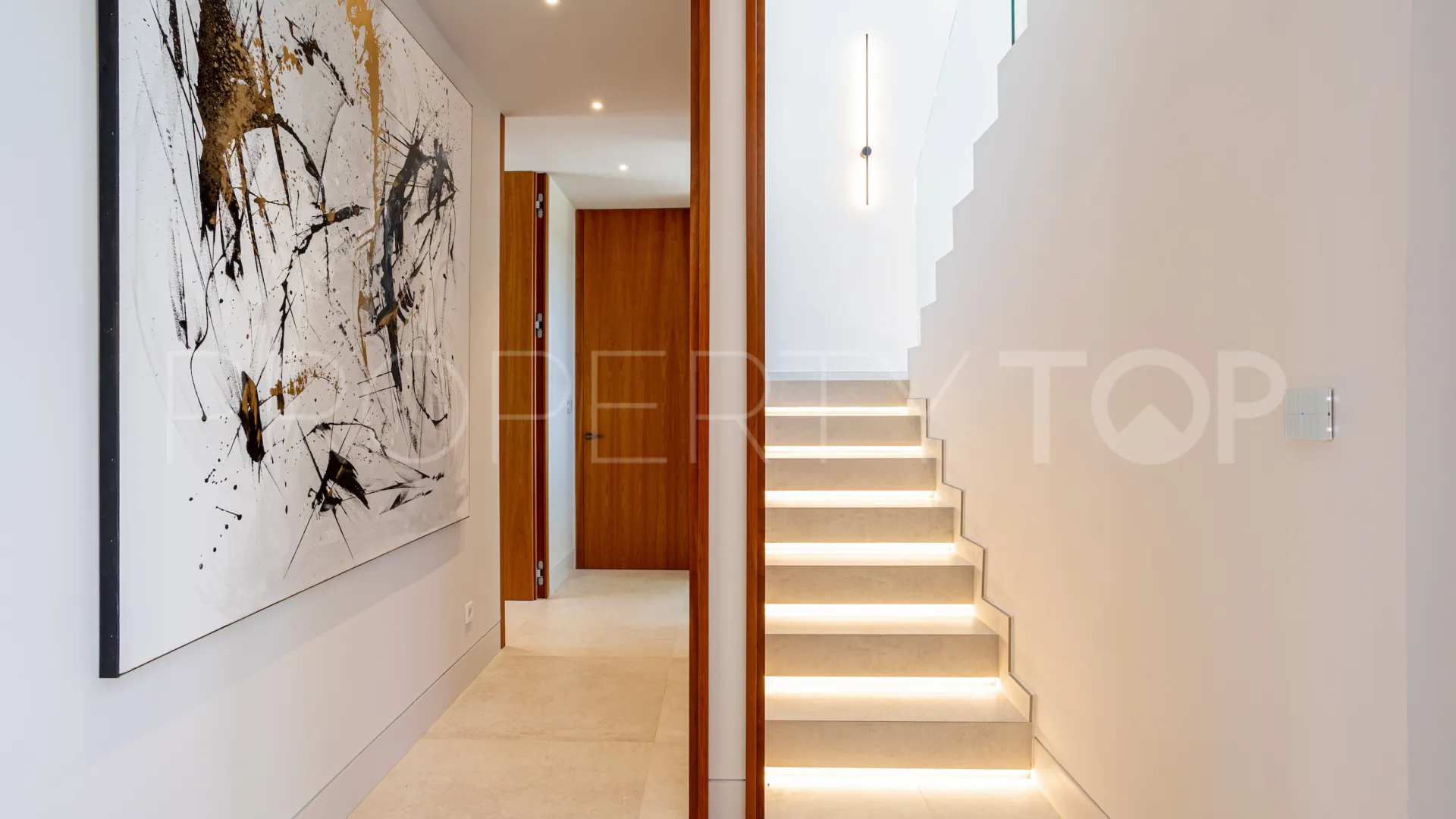 Villa for sale in New Golden Mile with 4 bedrooms