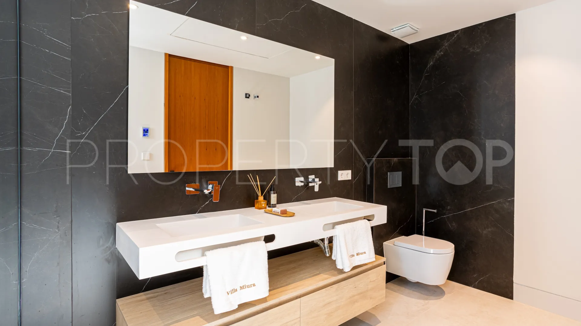 Villa for sale in New Golden Mile with 4 bedrooms