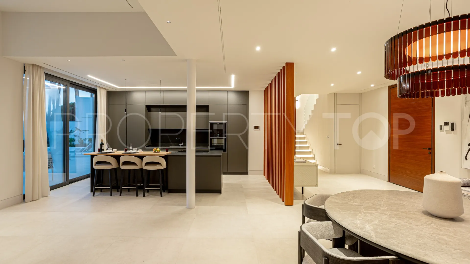 Villa for sale in New Golden Mile with 4 bedrooms