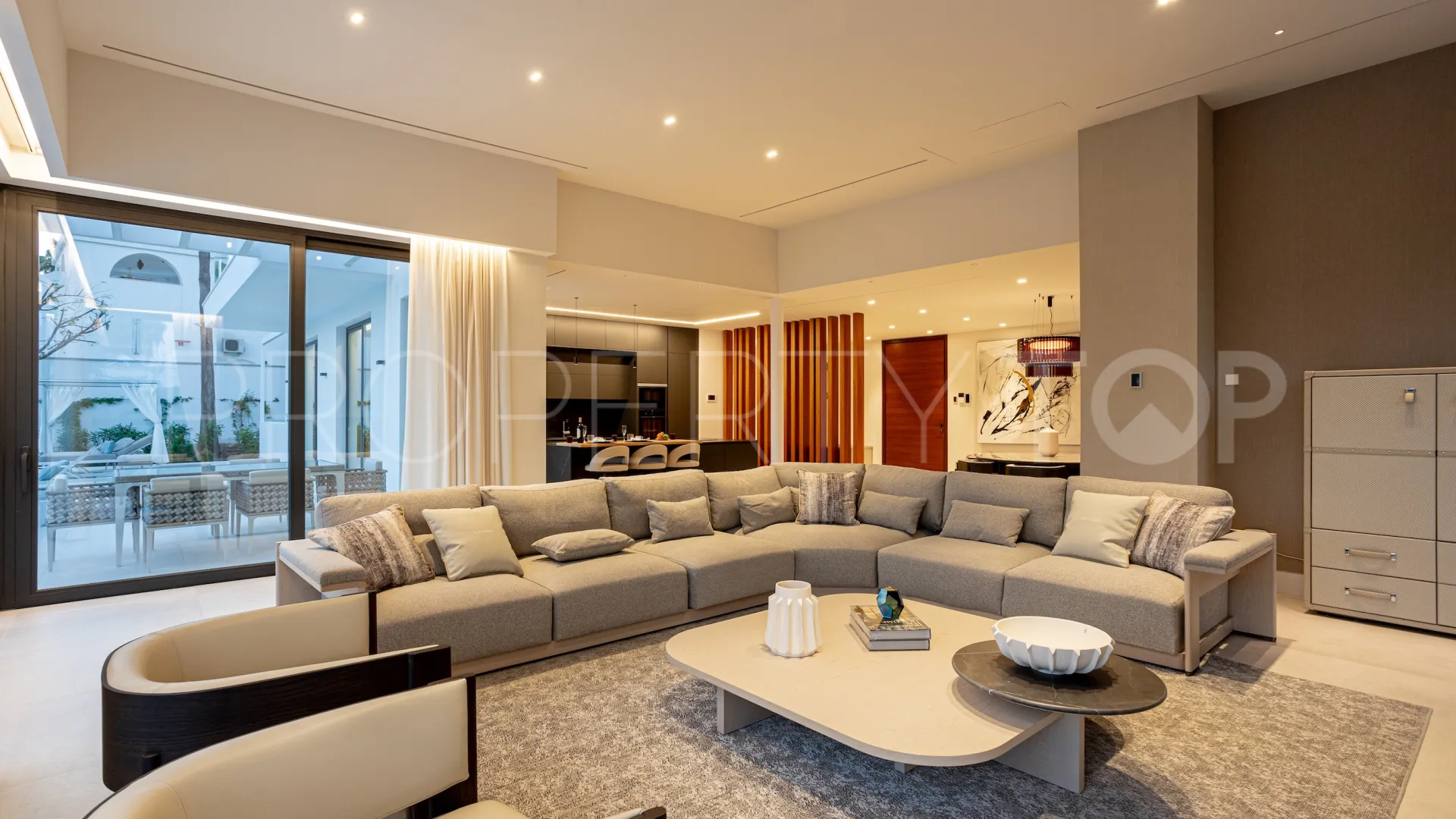 Villa for sale in New Golden Mile with 4 bedrooms