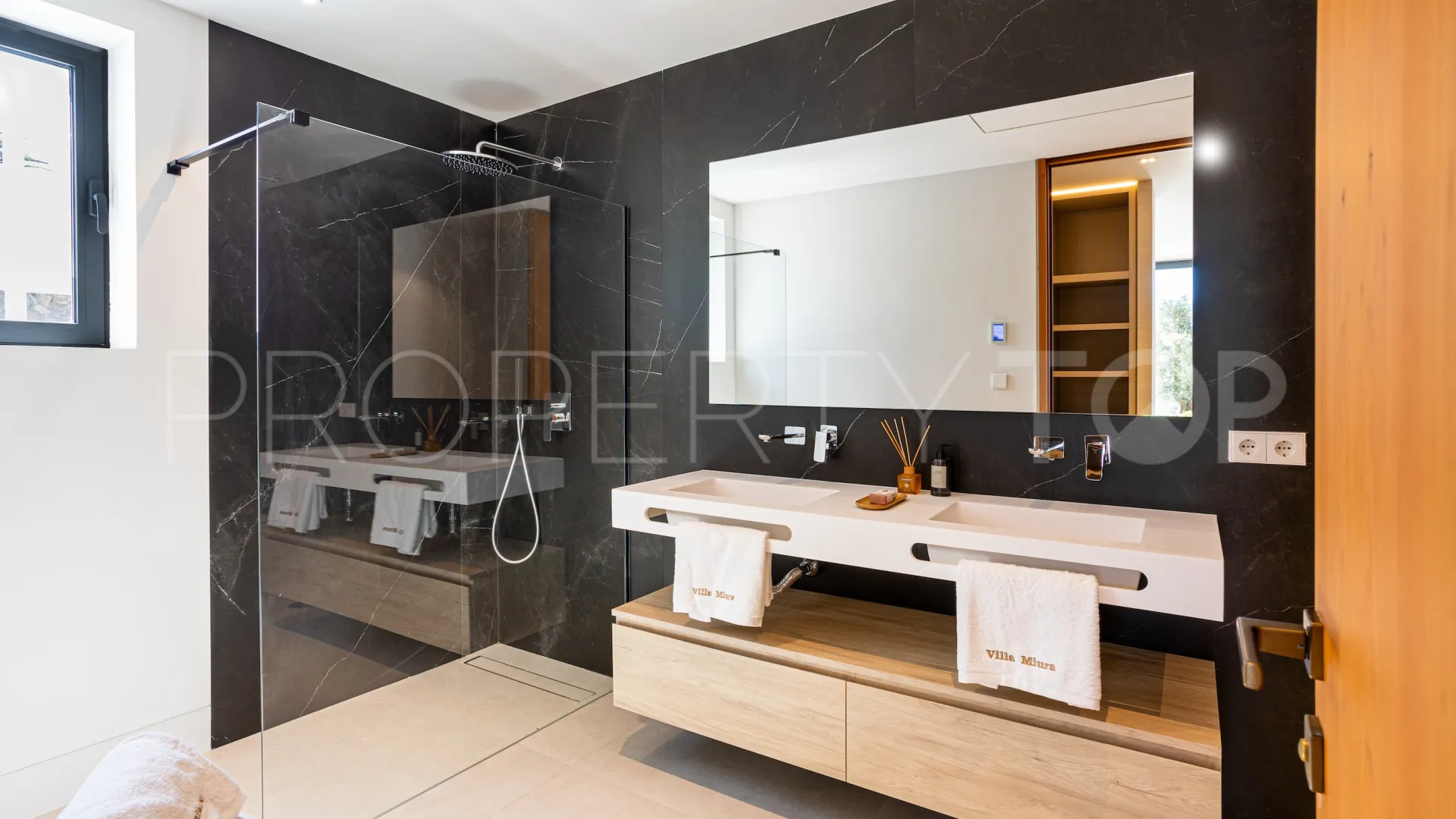 Villa for sale in New Golden Mile with 4 bedrooms
