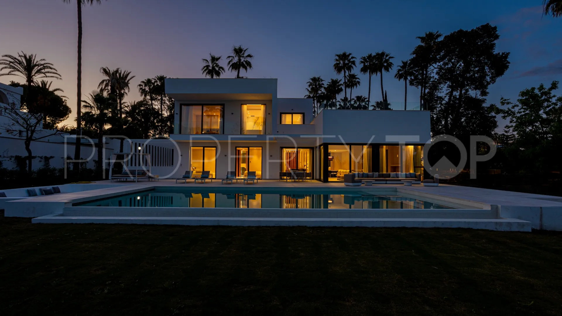 Villa for sale in New Golden Mile with 4 bedrooms