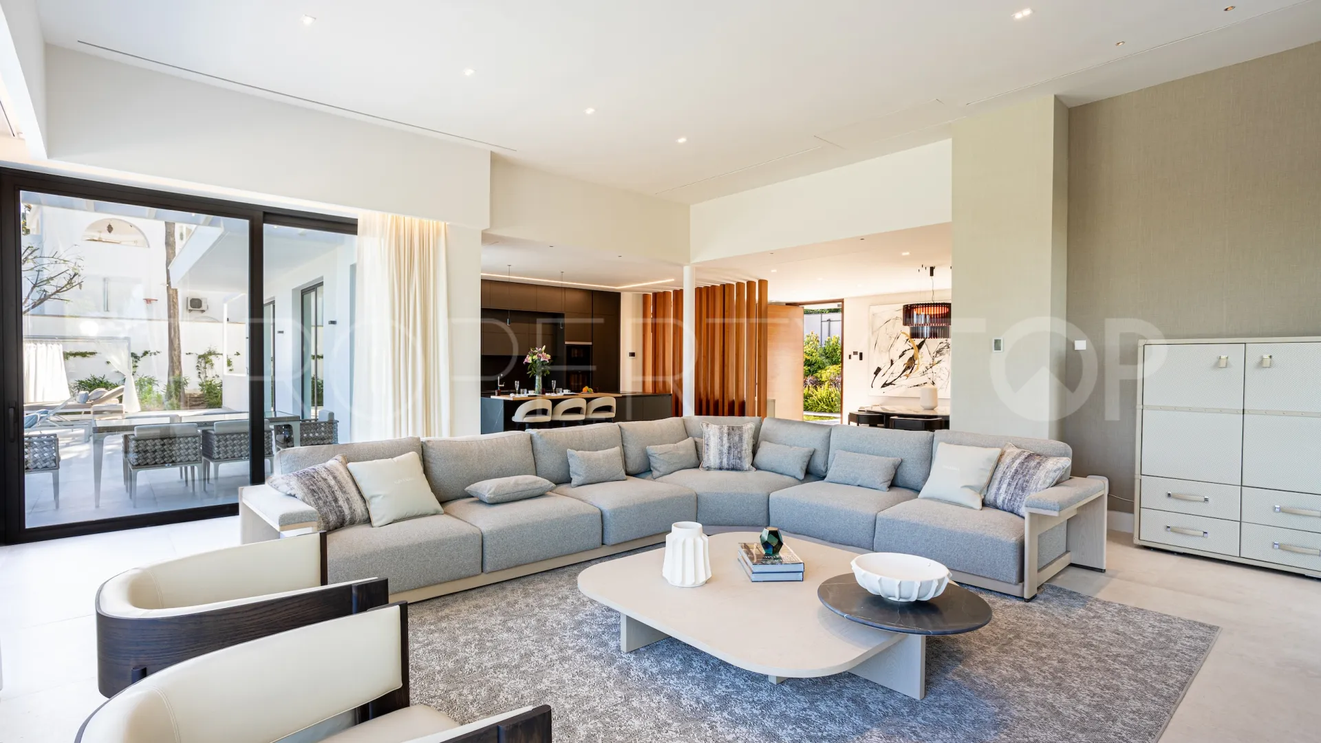 Villa for sale in New Golden Mile with 4 bedrooms