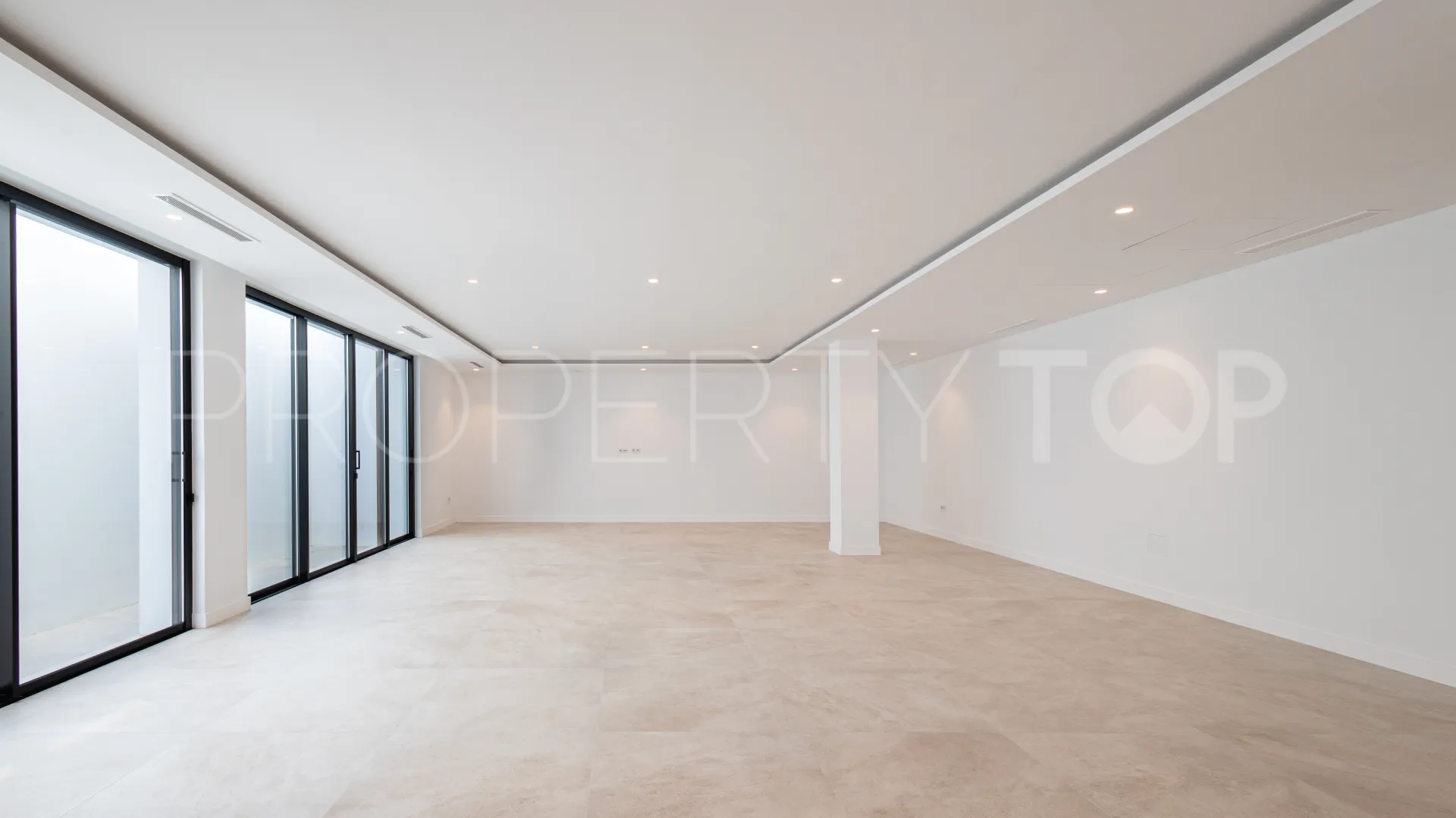 For sale Nueva Andalucia 4 bedrooms villa