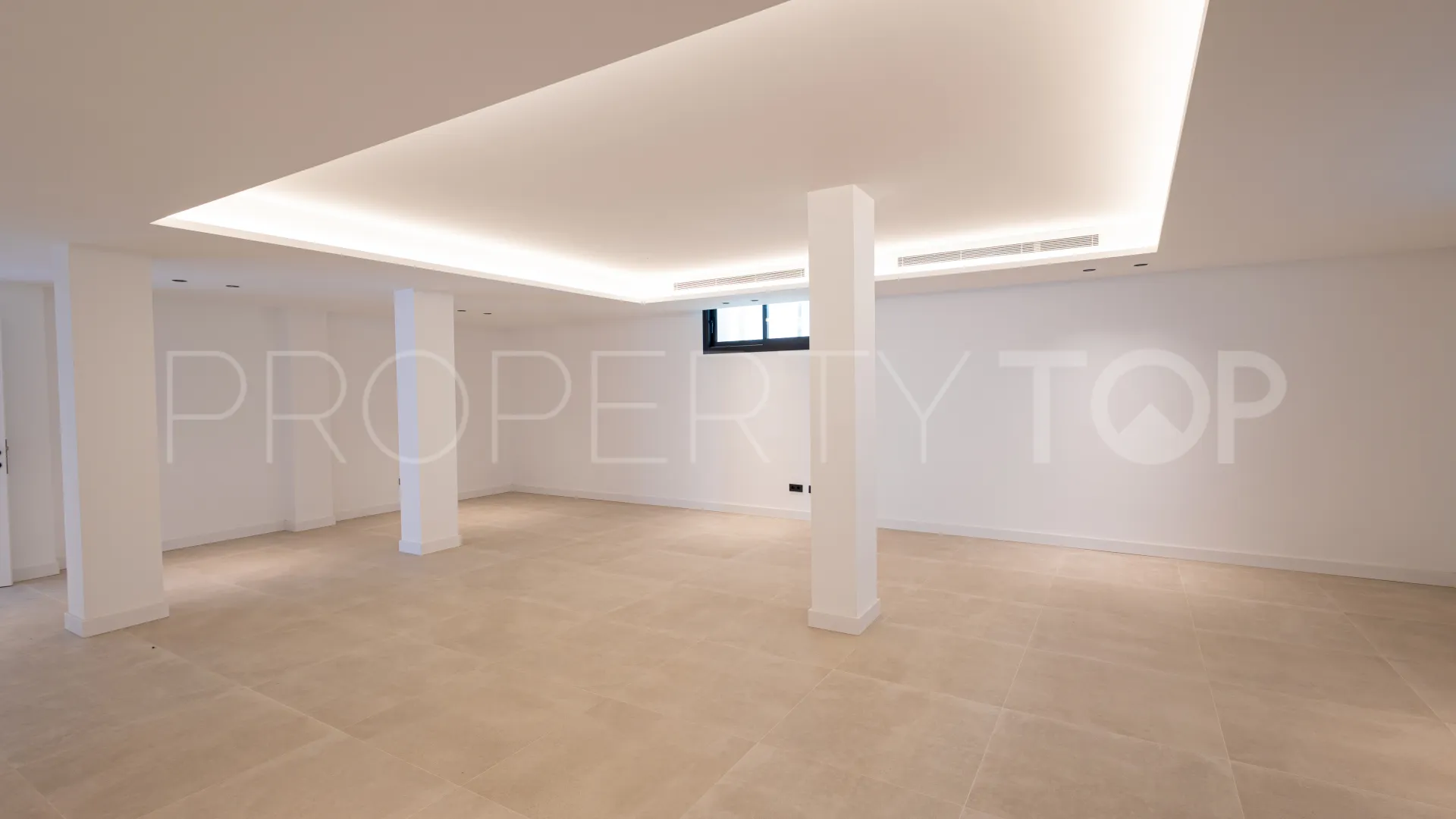 Villa for sale in Mijas with 4 bedrooms