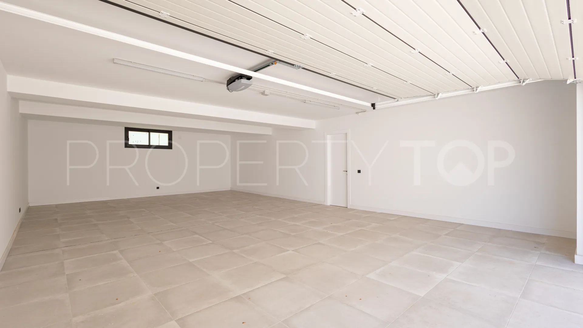Villa for sale in Mijas with 4 bedrooms