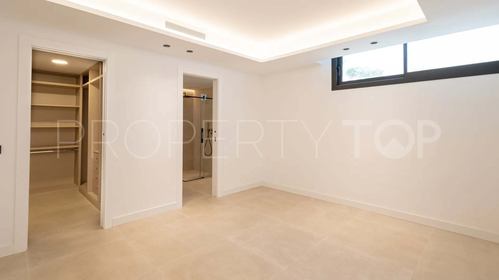 Villa for sale in Mijas with 4 bedrooms