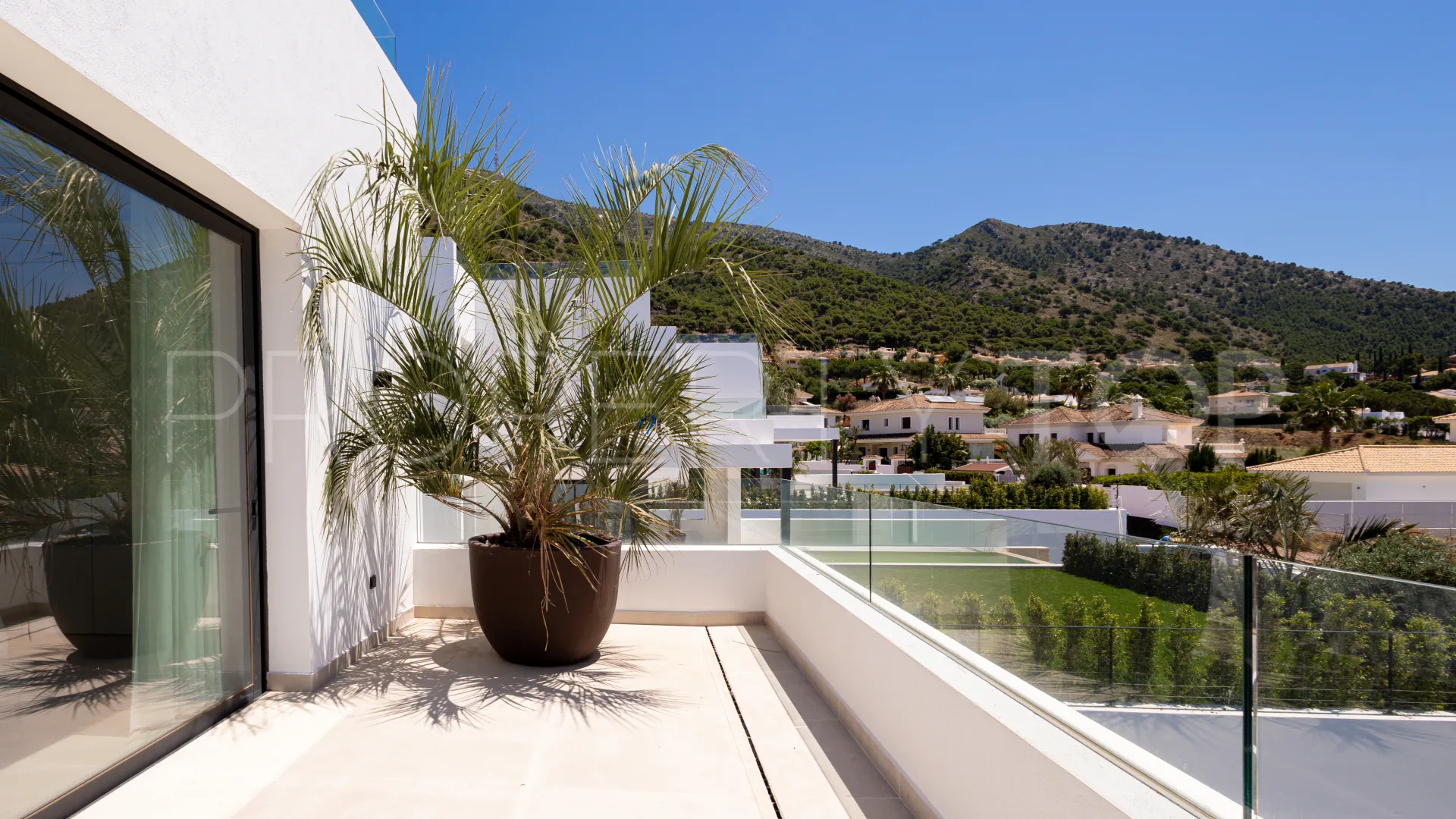 Villa for sale in Mijas with 4 bedrooms