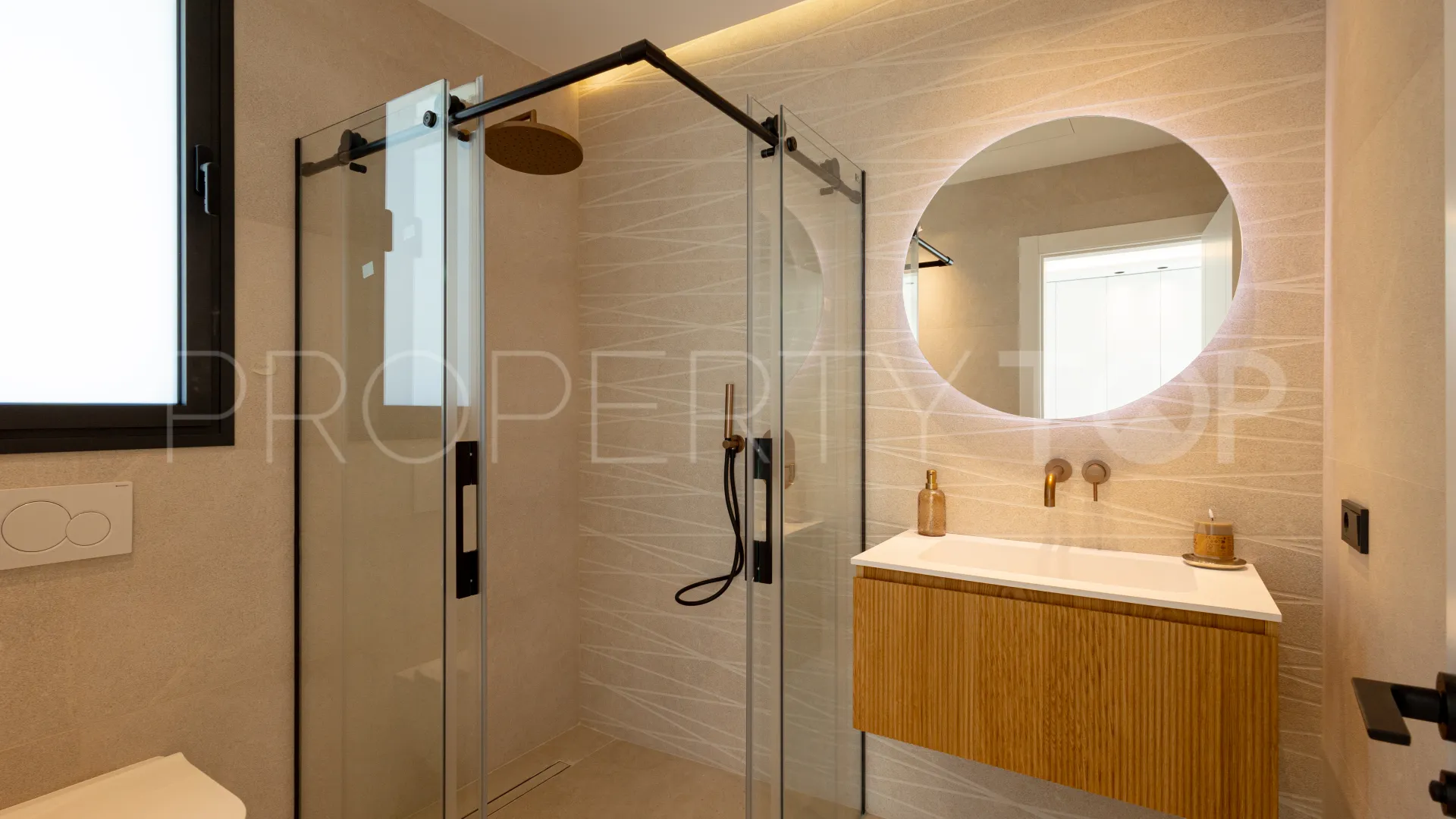 Villa for sale in Mijas with 4 bedrooms