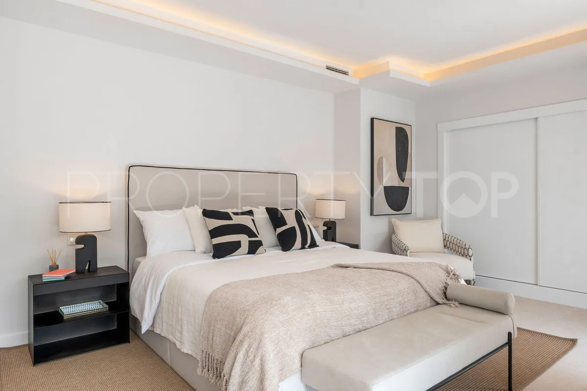 Se vende adosado en Nueva Andalucia