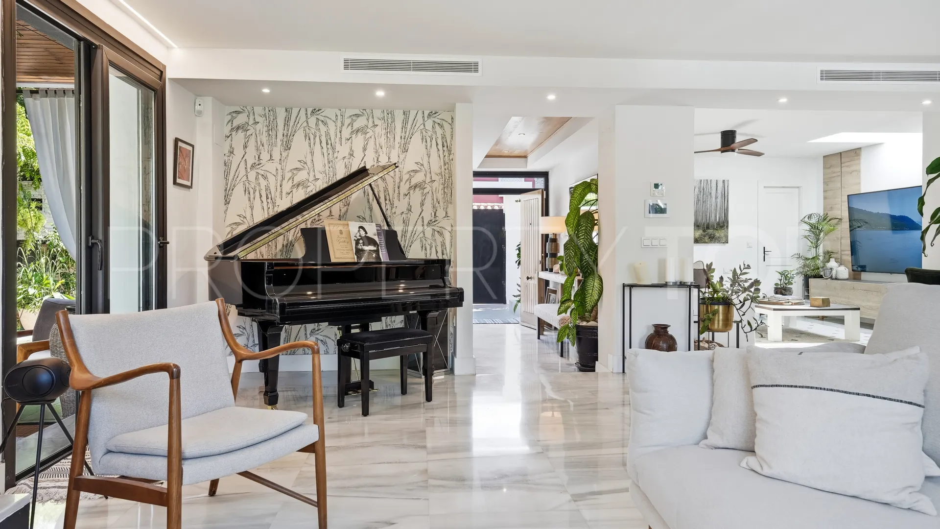 For sale Isdabe villa with 3 bedrooms