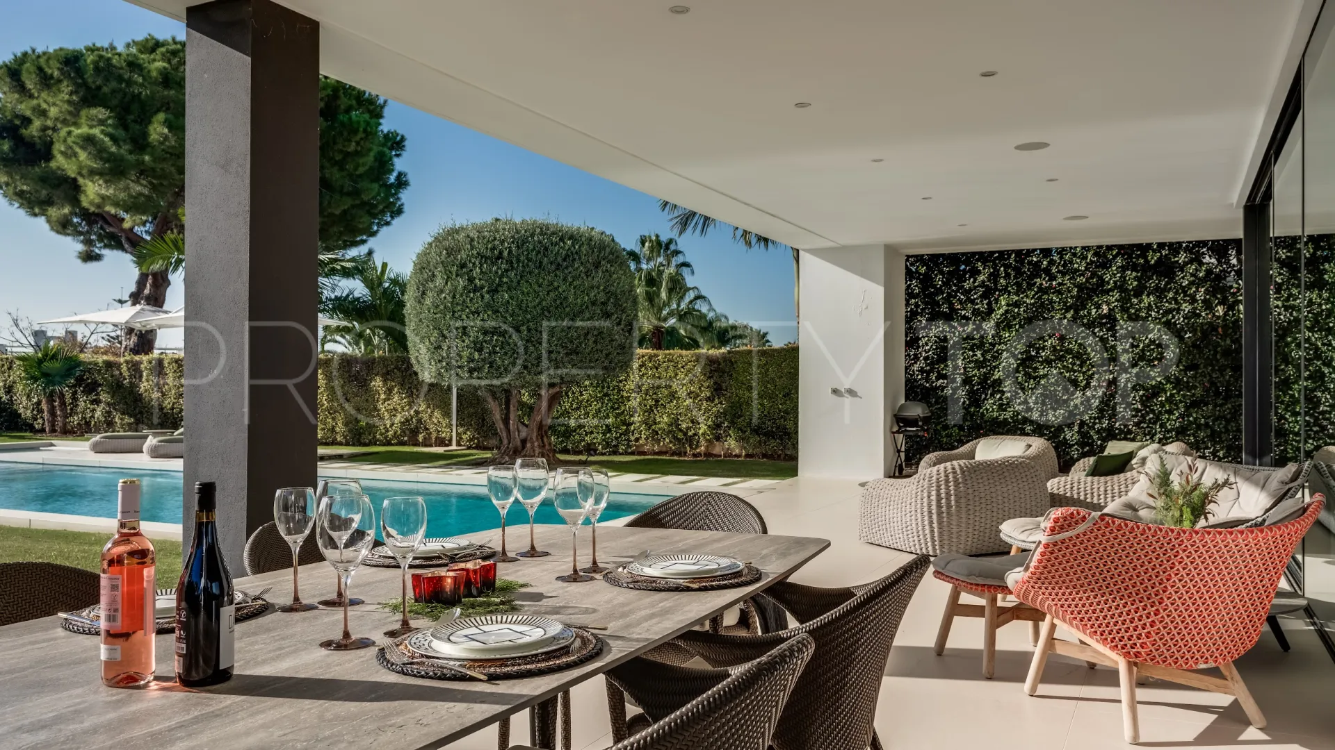 For sale villa with 5 bedrooms in Marbella Golden Mile