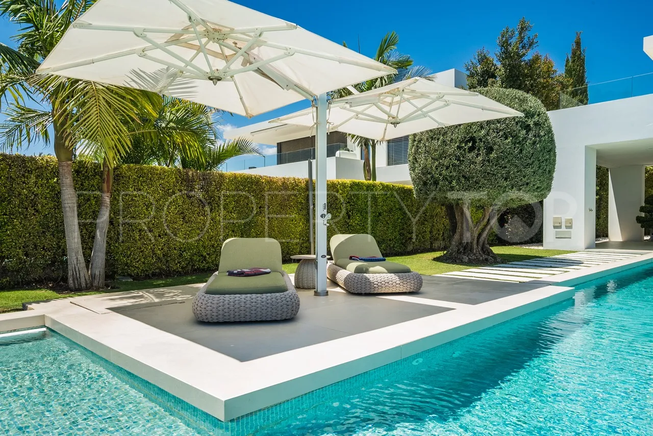 For sale villa with 5 bedrooms in Marbella Golden Mile
