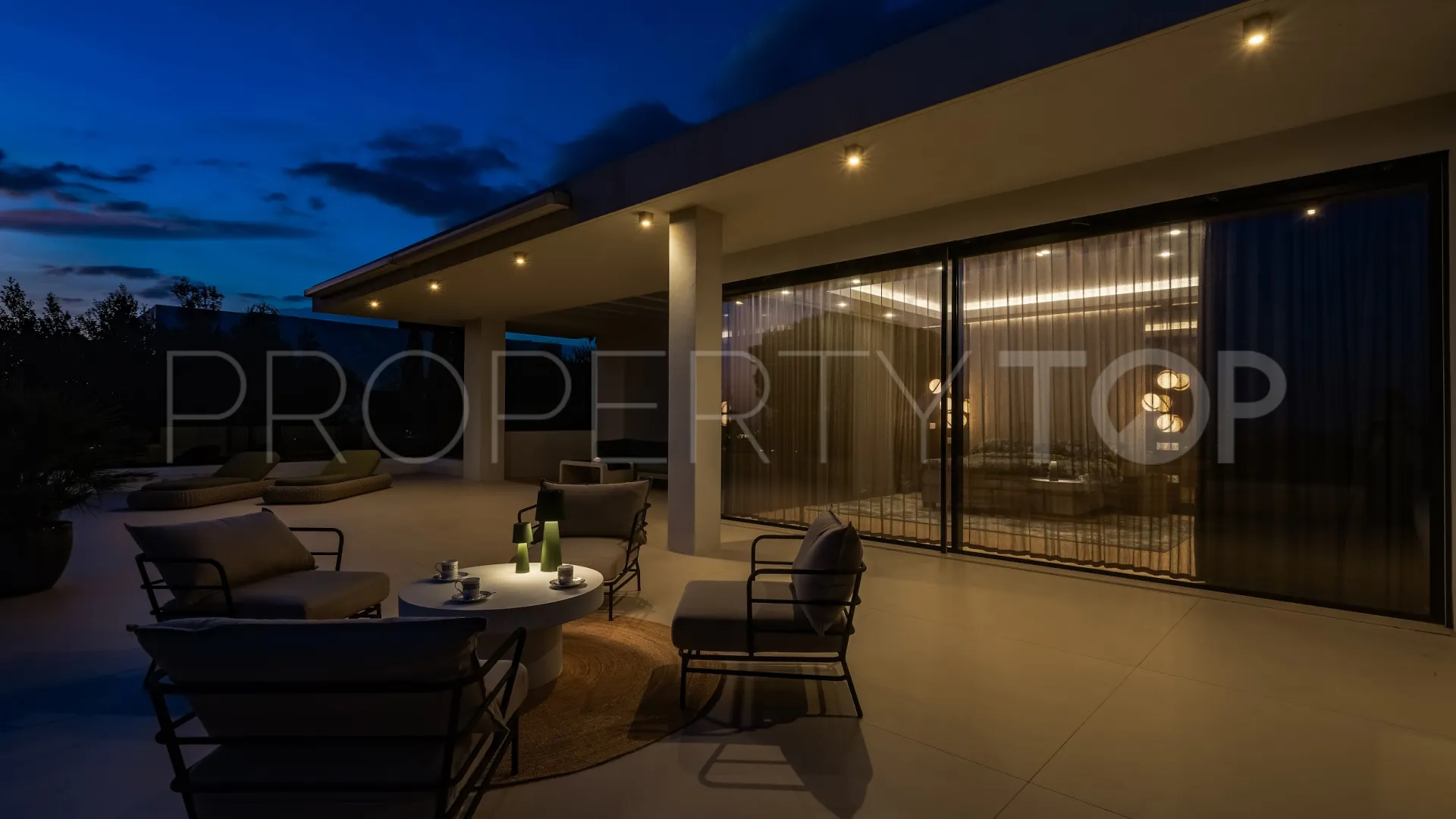 For sale villa with 5 bedrooms in Marbella Golden Mile