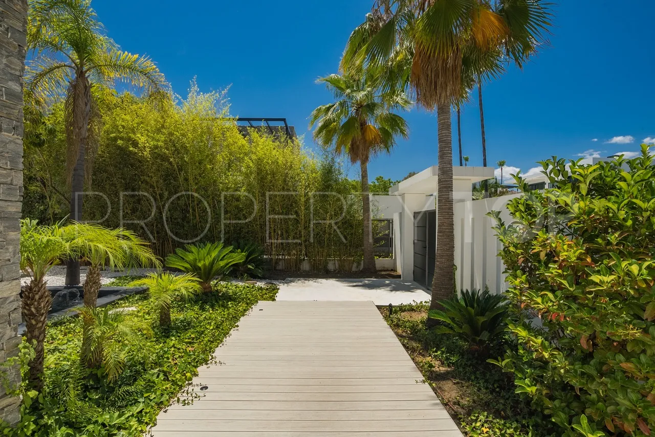 For sale villa with 5 bedrooms in Marbella Golden Mile