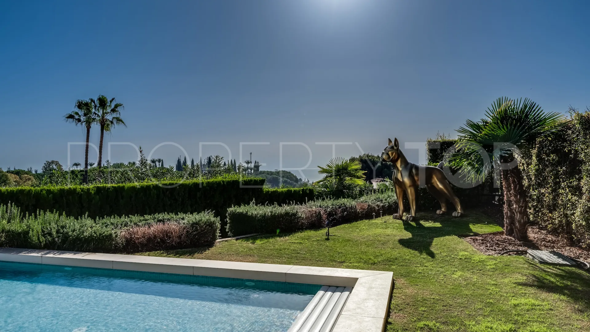 For sale villa with 5 bedrooms in Marbella Golden Mile