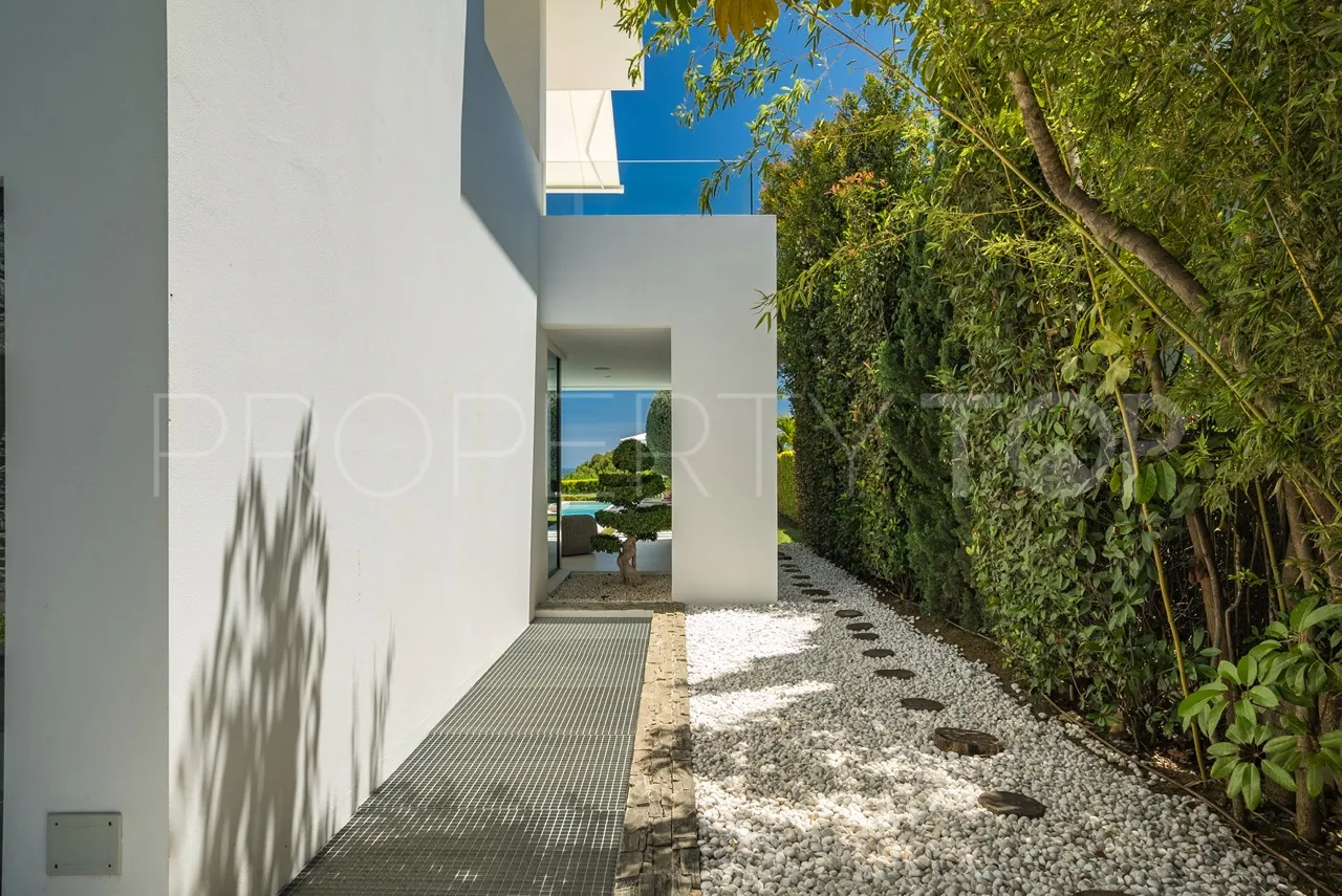 For sale villa with 5 bedrooms in Marbella Golden Mile