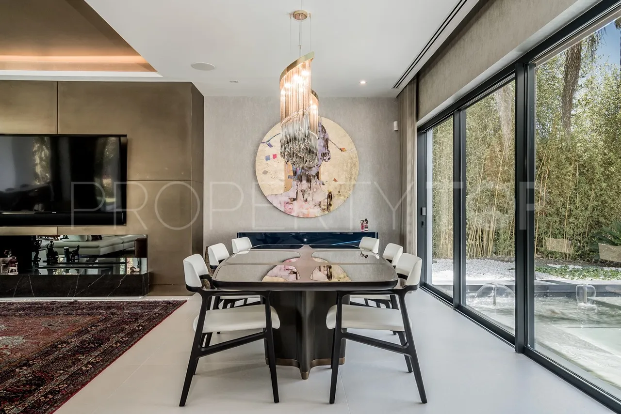 For sale villa with 5 bedrooms in Marbella Golden Mile