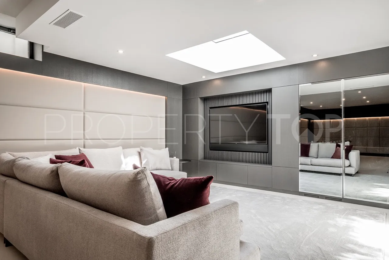 For sale villa with 5 bedrooms in Marbella Golden Mile