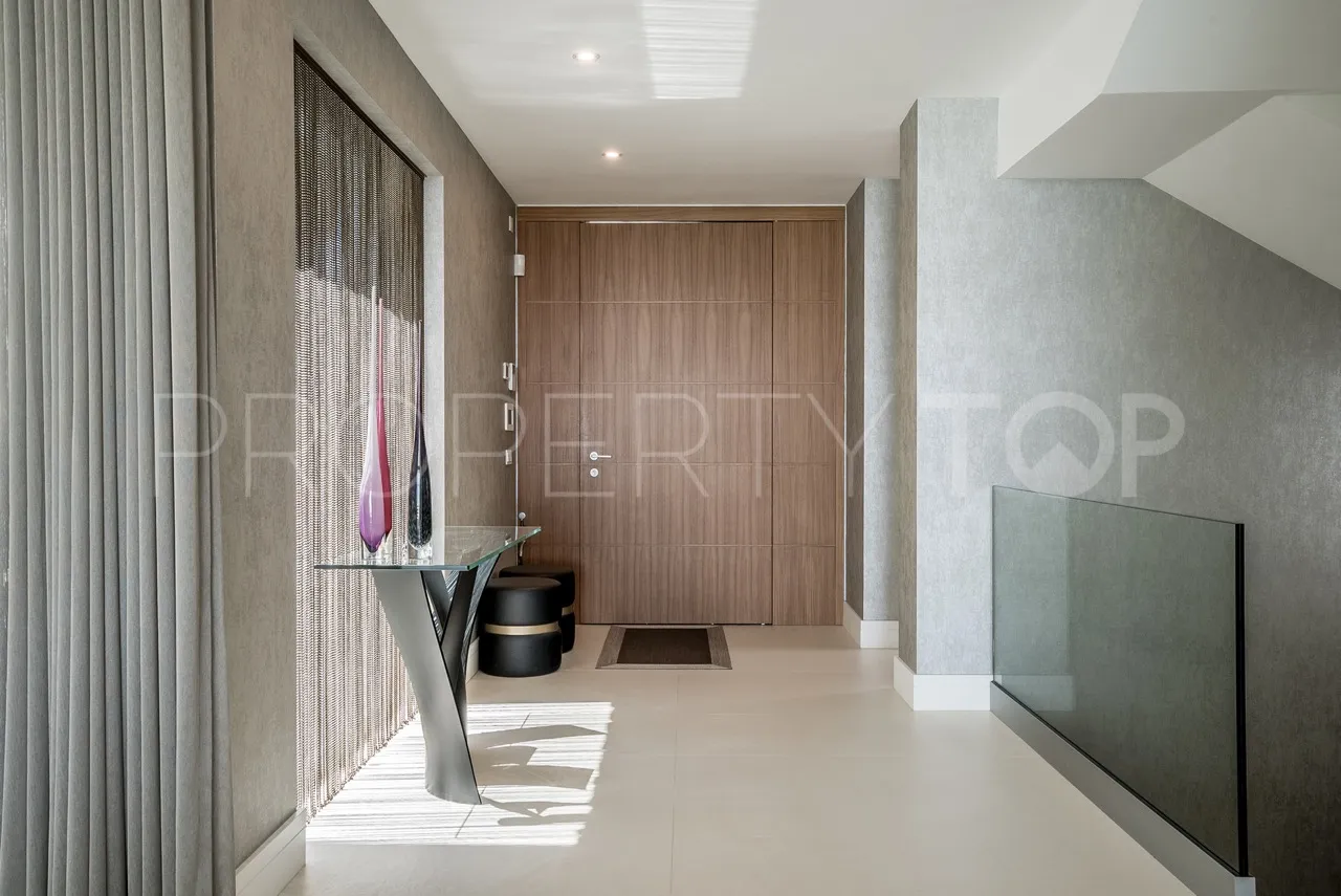 For sale villa with 5 bedrooms in Marbella Golden Mile