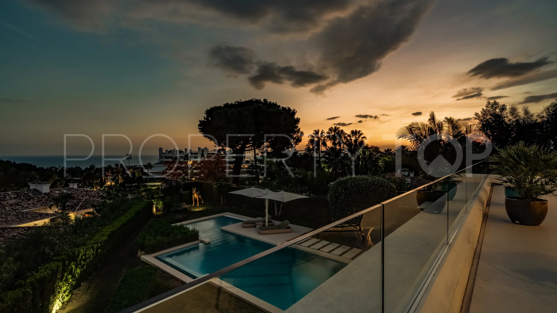 For sale villa with 5 bedrooms in Marbella Golden Mile