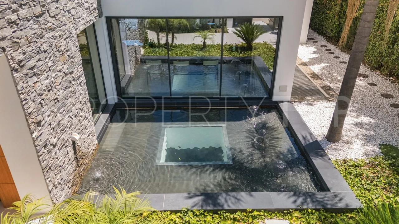 For sale villa with 5 bedrooms in Marbella Golden Mile