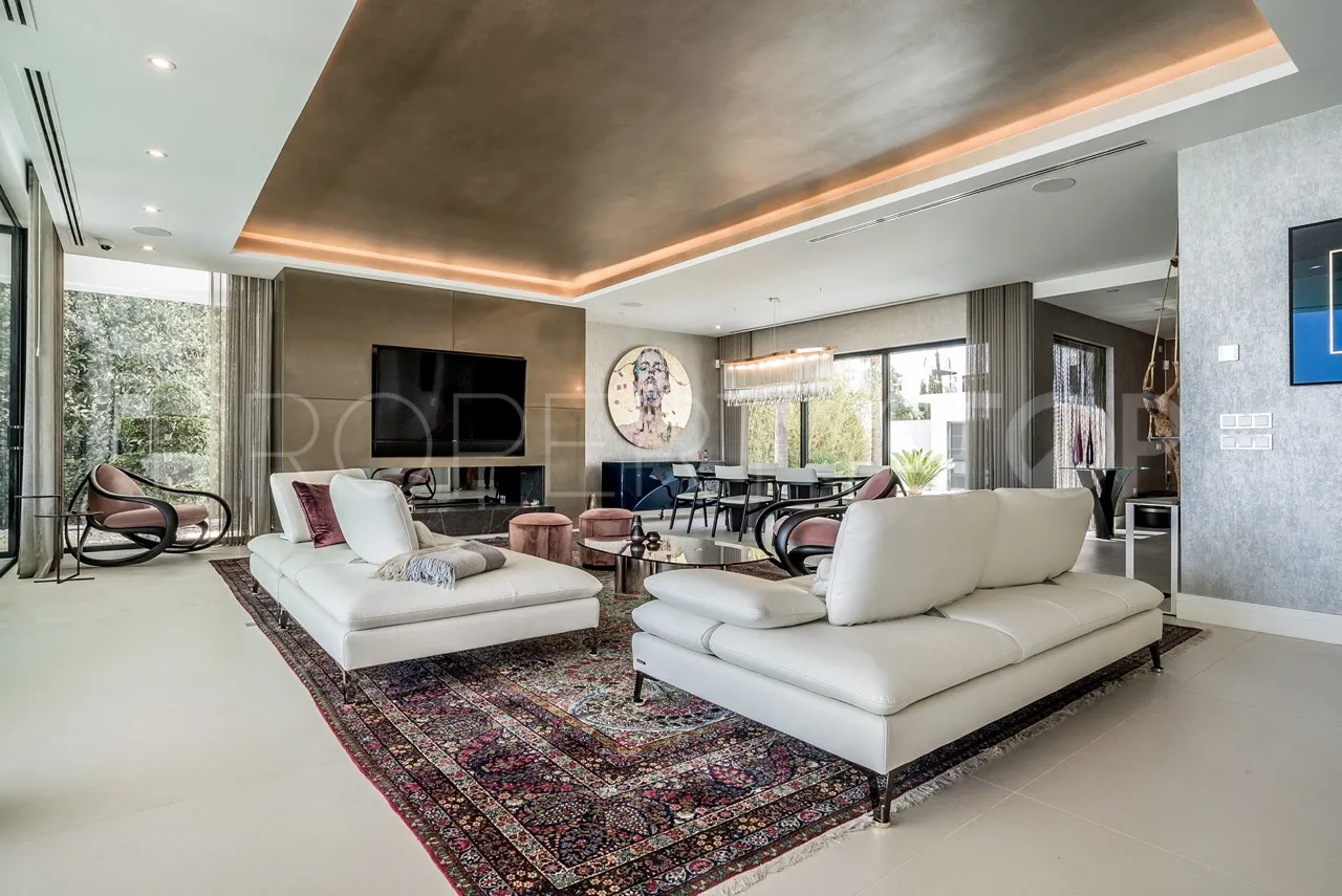 For sale villa with 5 bedrooms in Marbella Golden Mile
