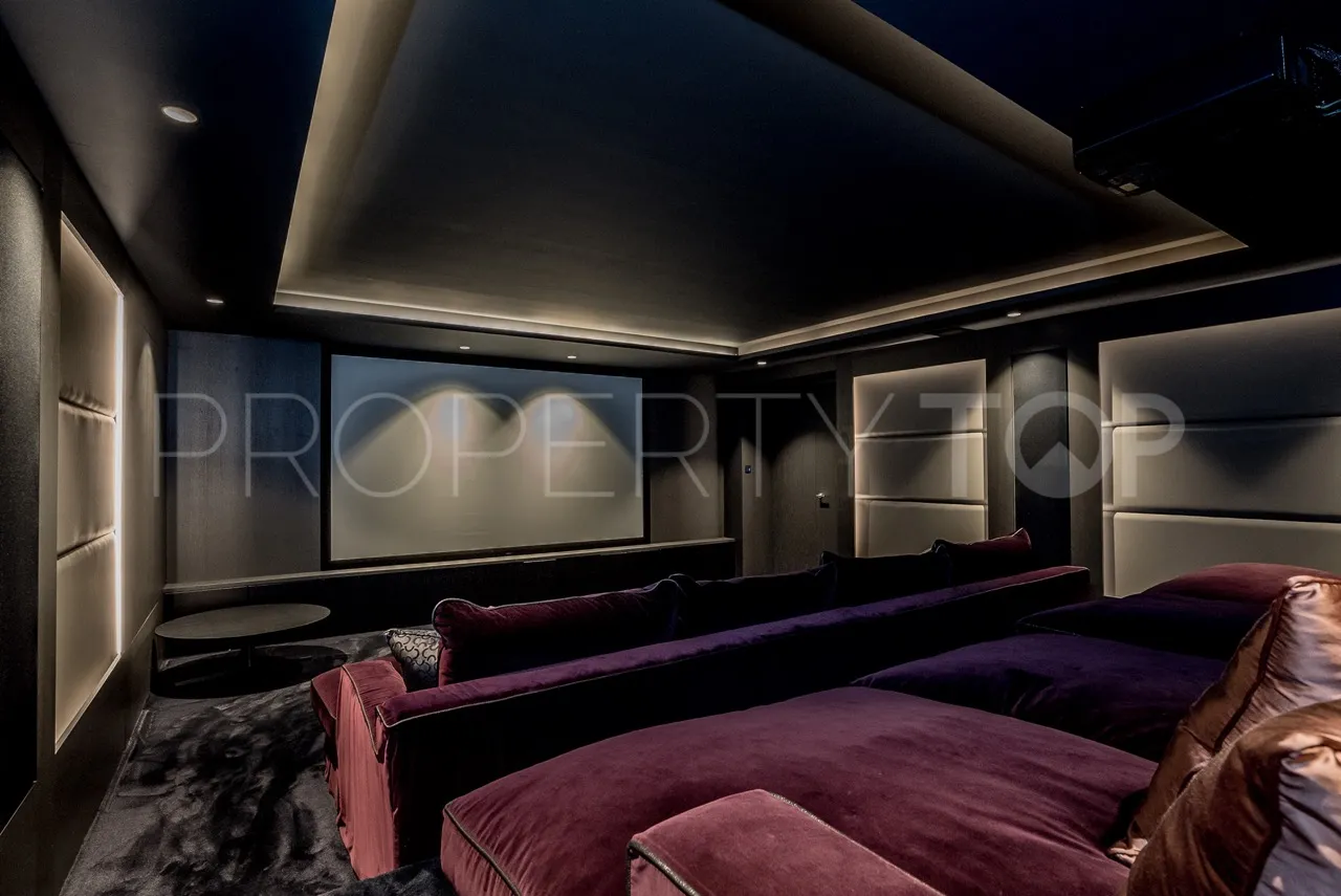 For sale villa with 5 bedrooms in Marbella Golden Mile