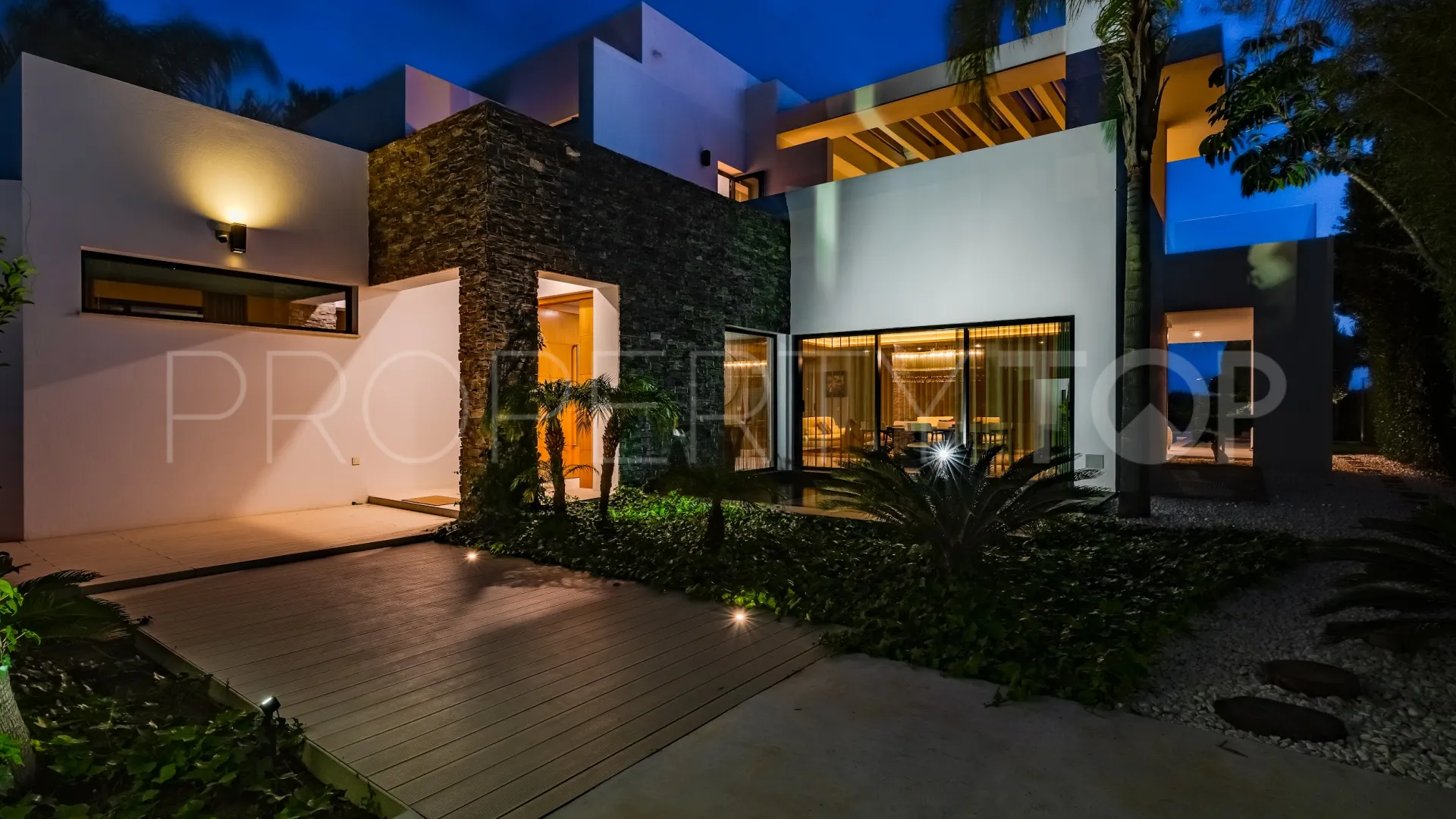 For sale villa with 5 bedrooms in Marbella Golden Mile