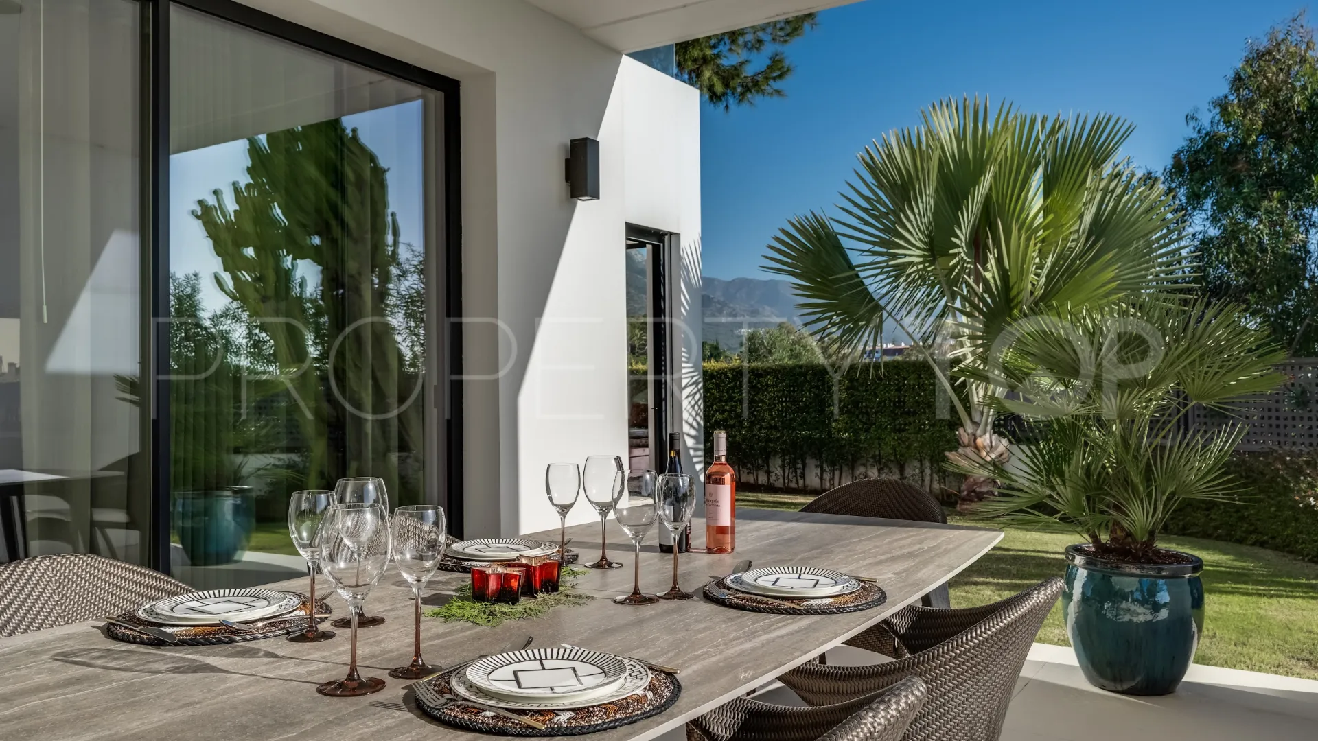 For sale villa with 5 bedrooms in Marbella Golden Mile