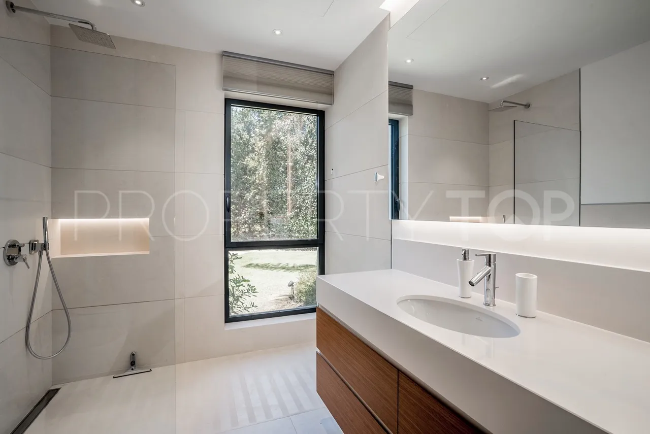For sale villa with 5 bedrooms in Marbella Golden Mile