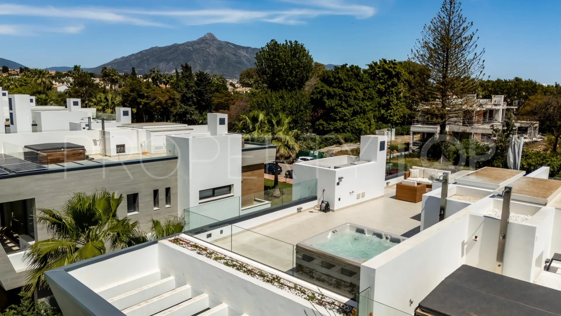 For sale semi detached house in Marbella - Puerto Banus with 5 bedrooms