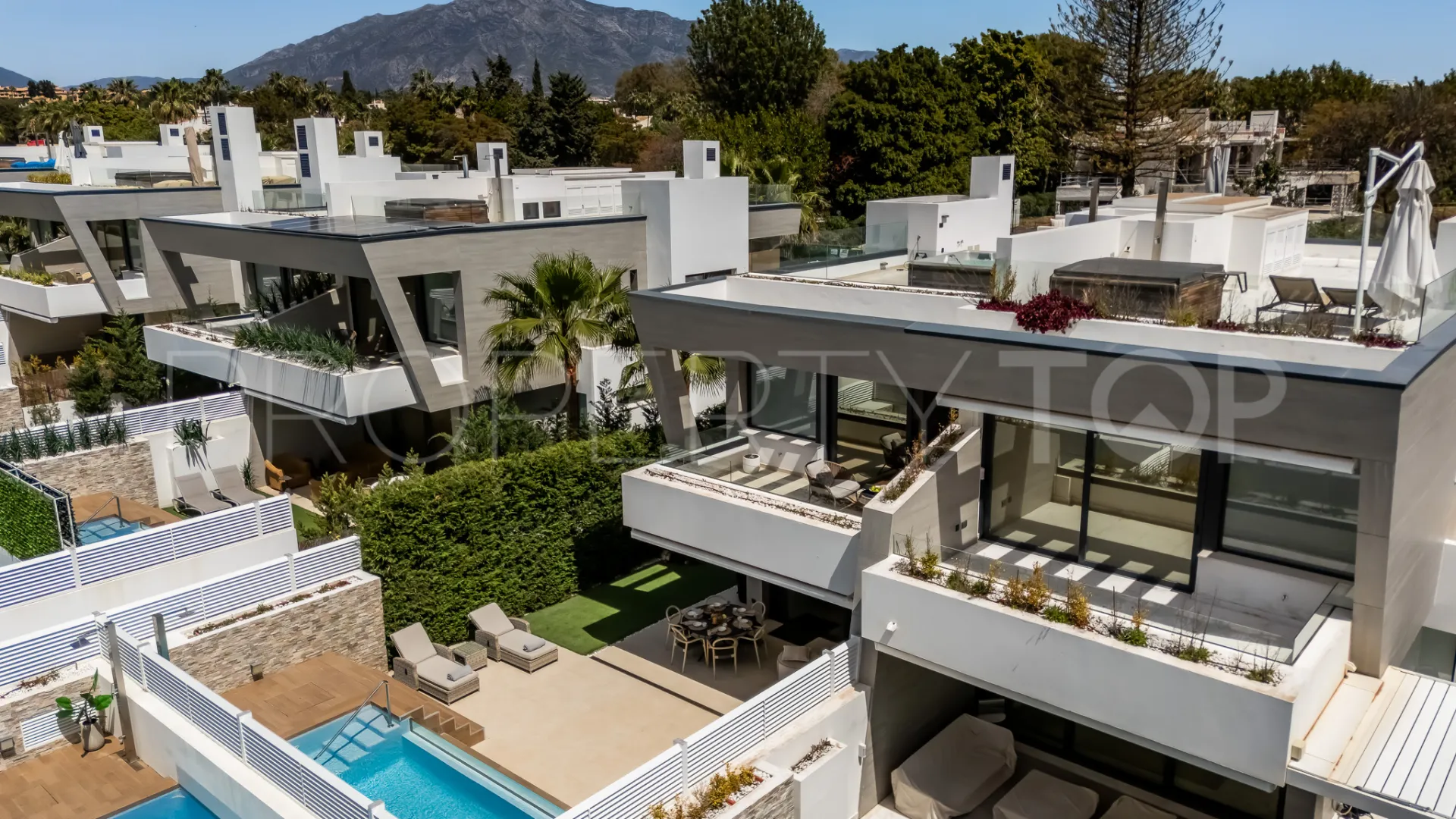 For sale semi detached house in Marbella - Puerto Banus with 5 bedrooms
