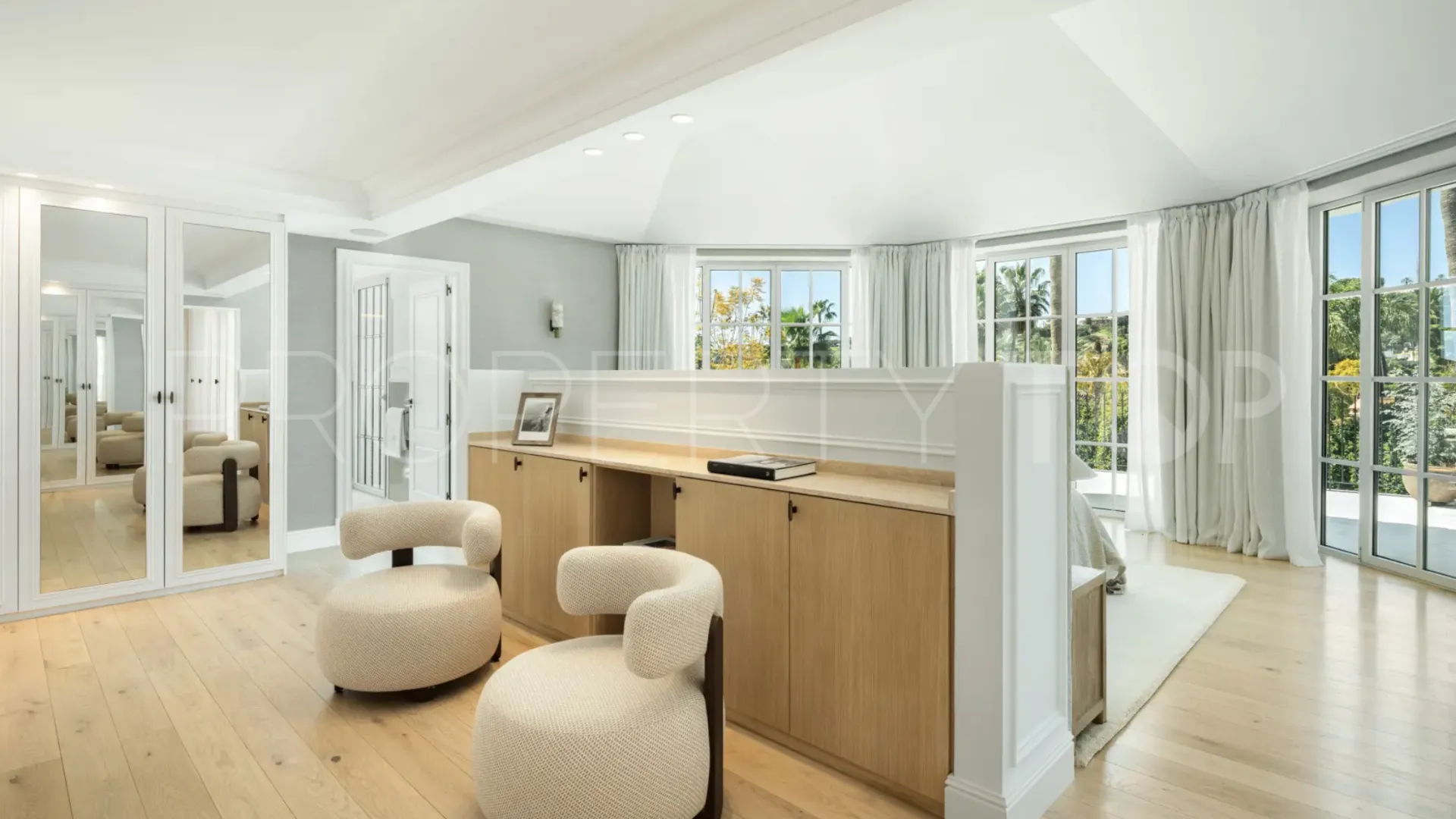Comprar villa en Nueva Andalucia con 5 dormitorios