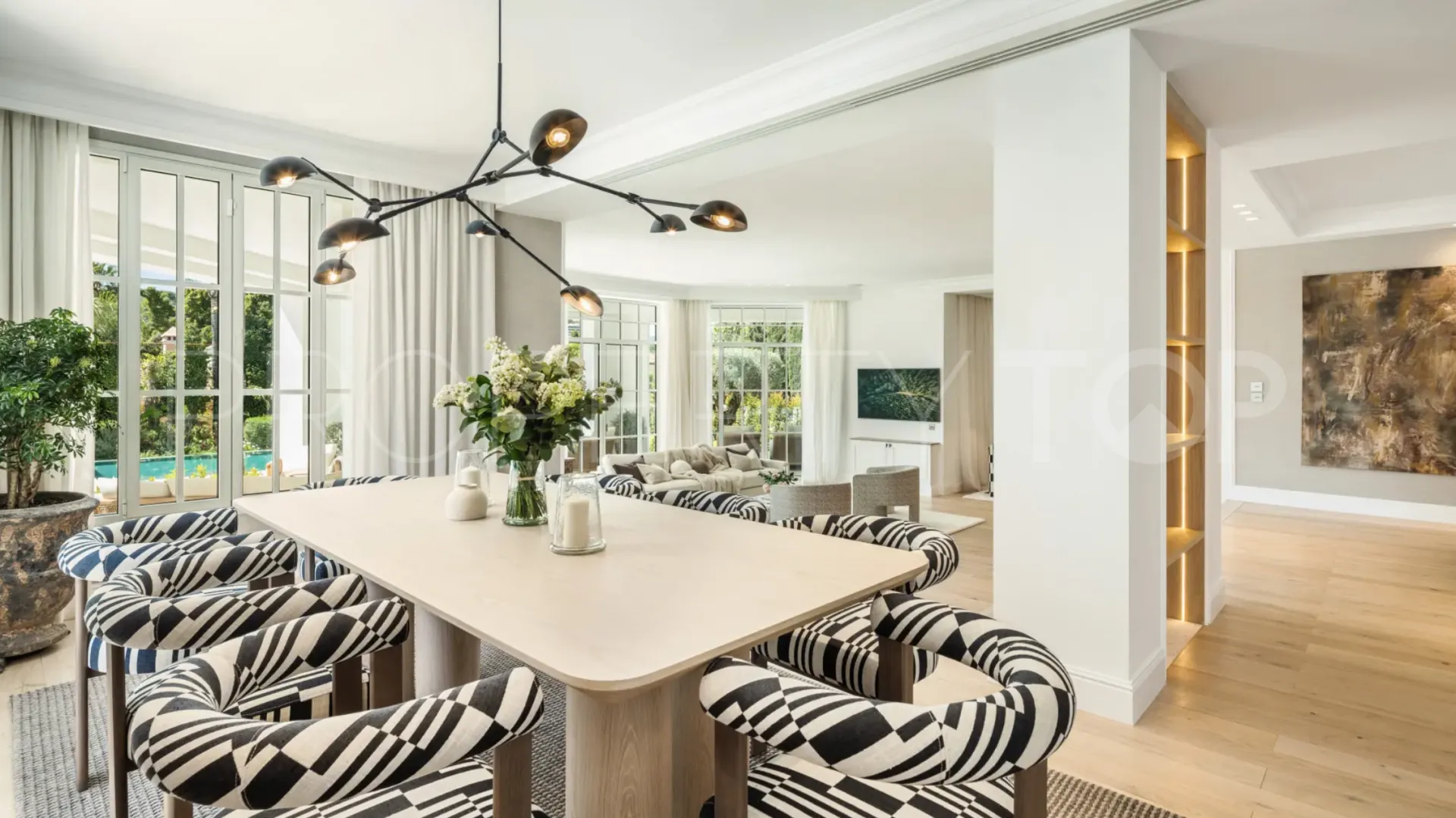 Comprar villa en Nueva Andalucia con 5 dormitorios