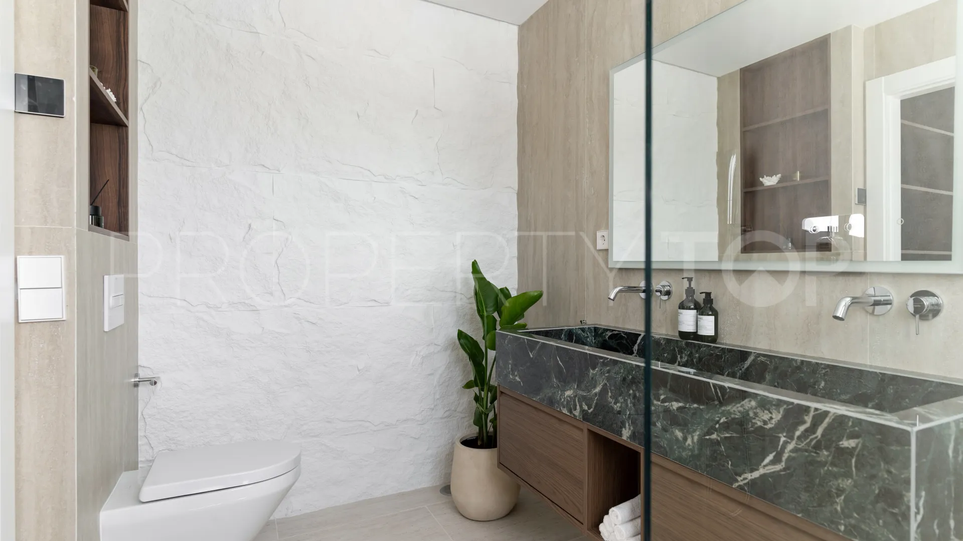 Nueva Andalucia, Ático de 3 dormitorios a la venta